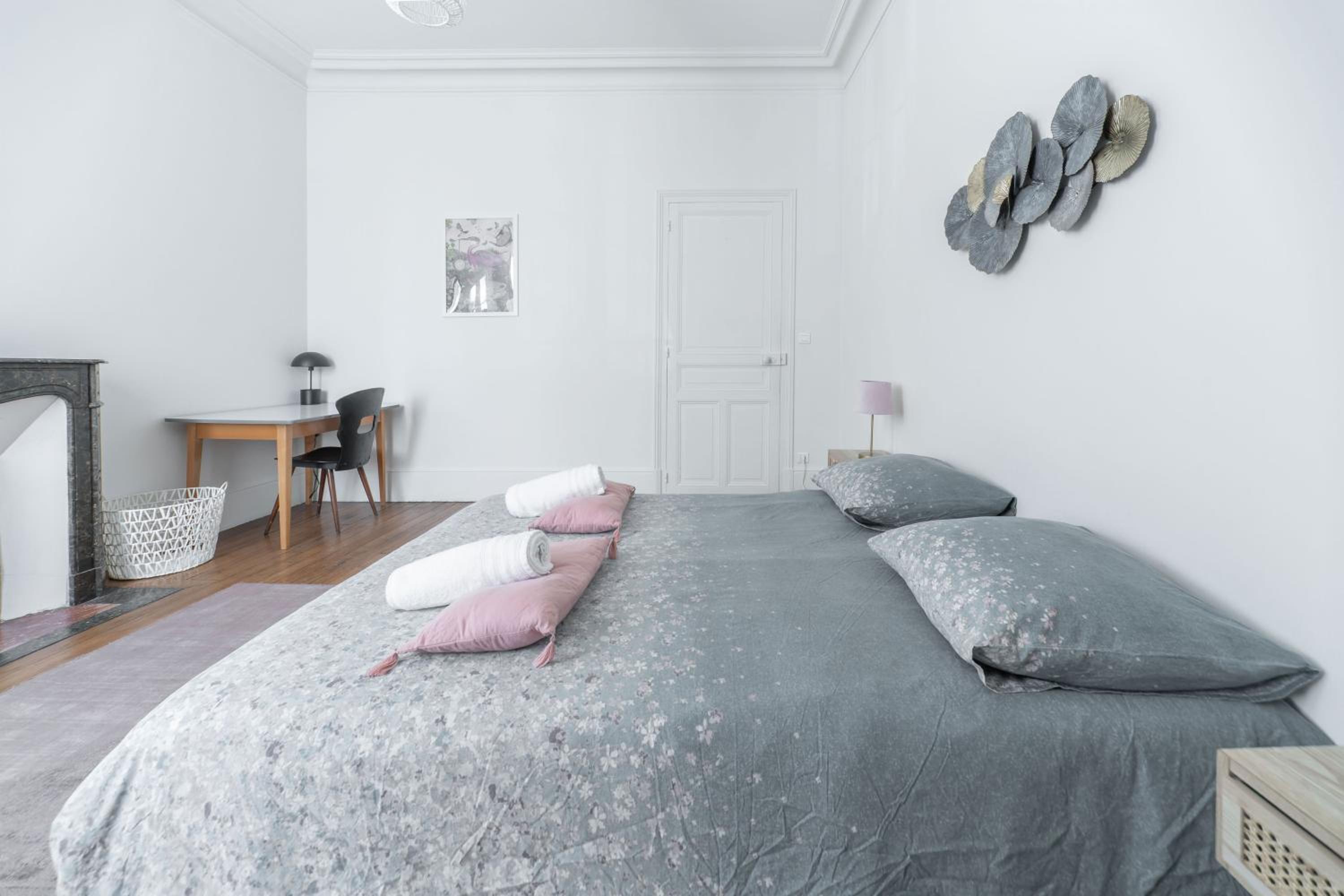 Two-Bedroom Apartment - Photo 11
