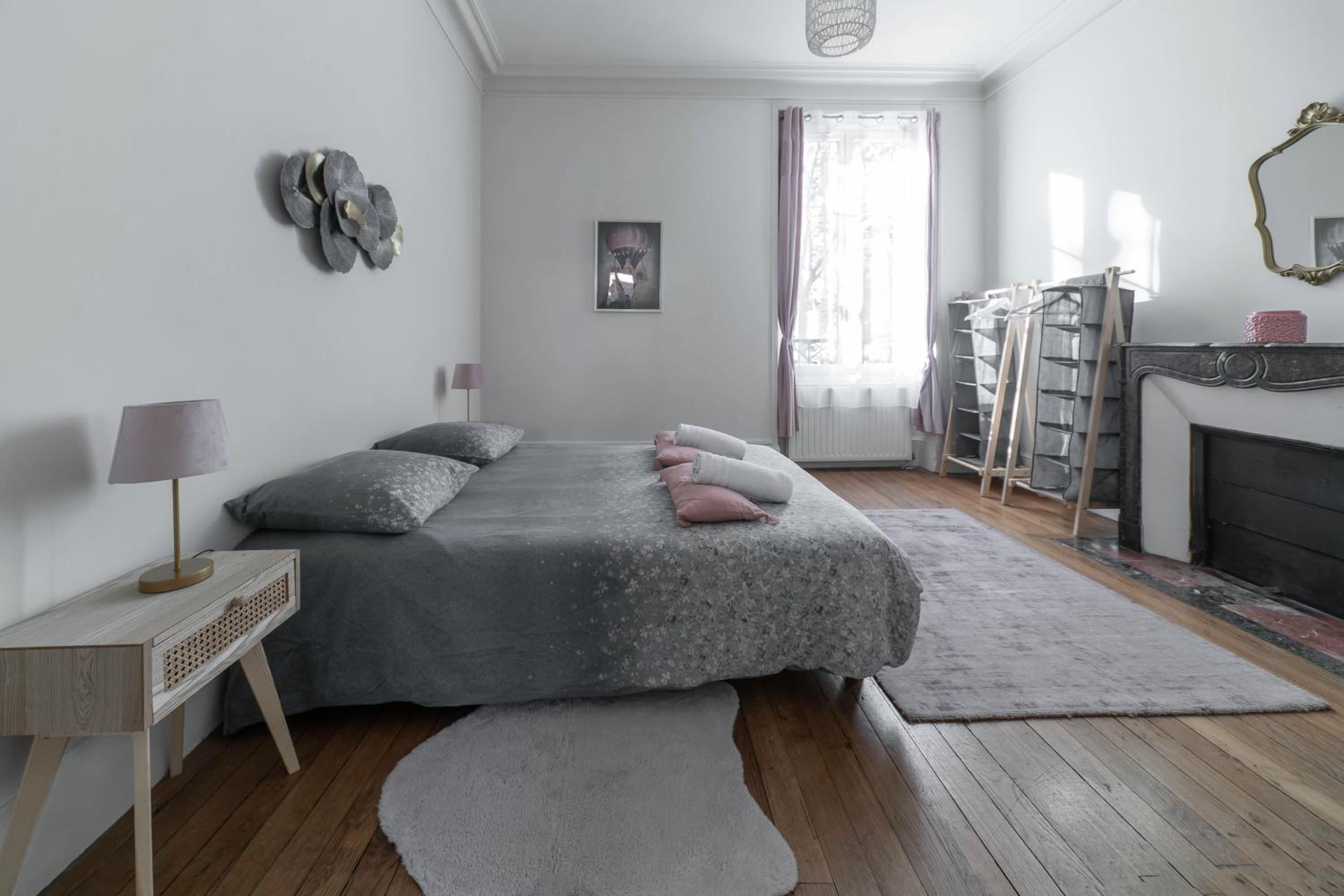 Two-Bedroom Apartment - Photo 8