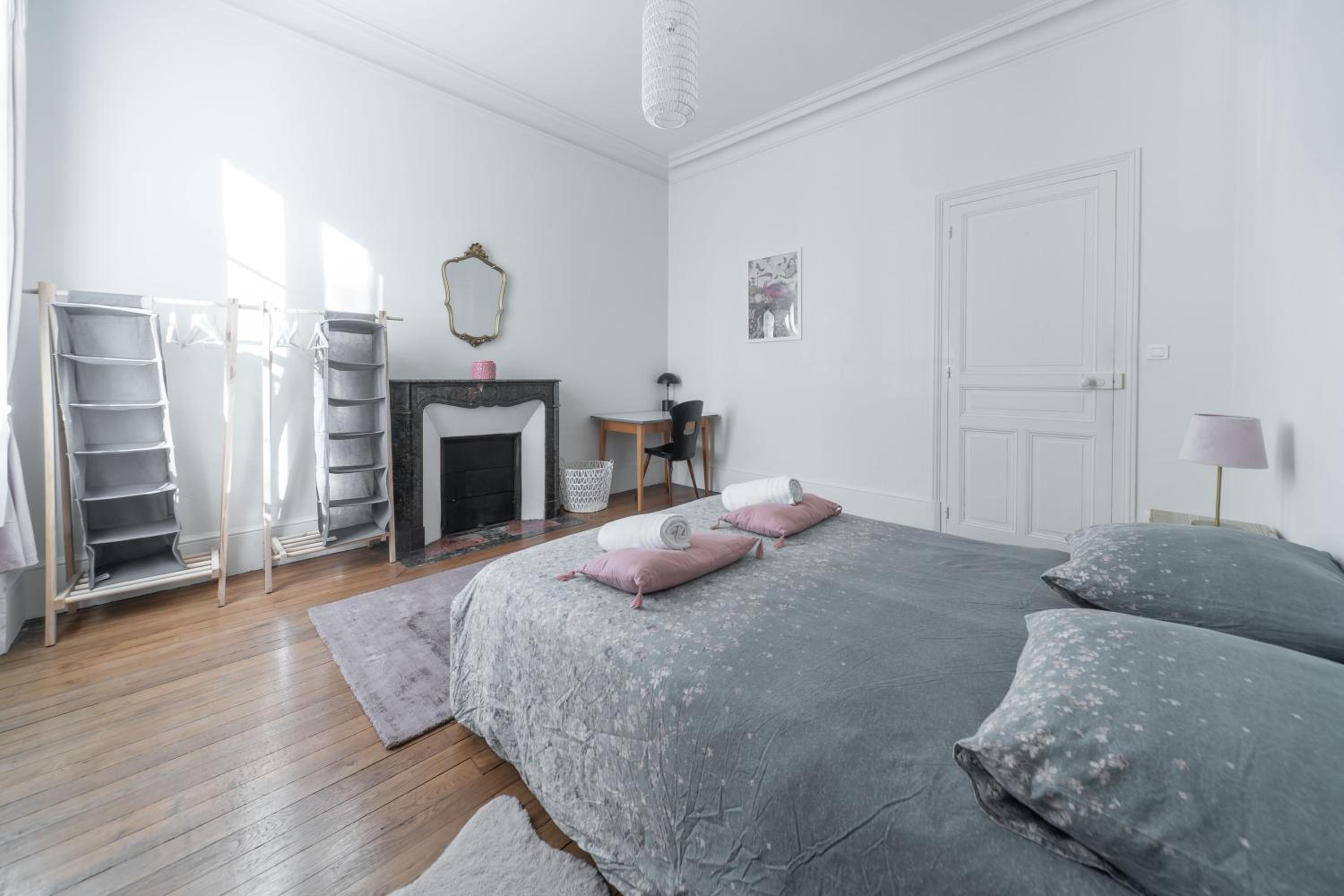 Two-Bedroom Apartment - Photo 12