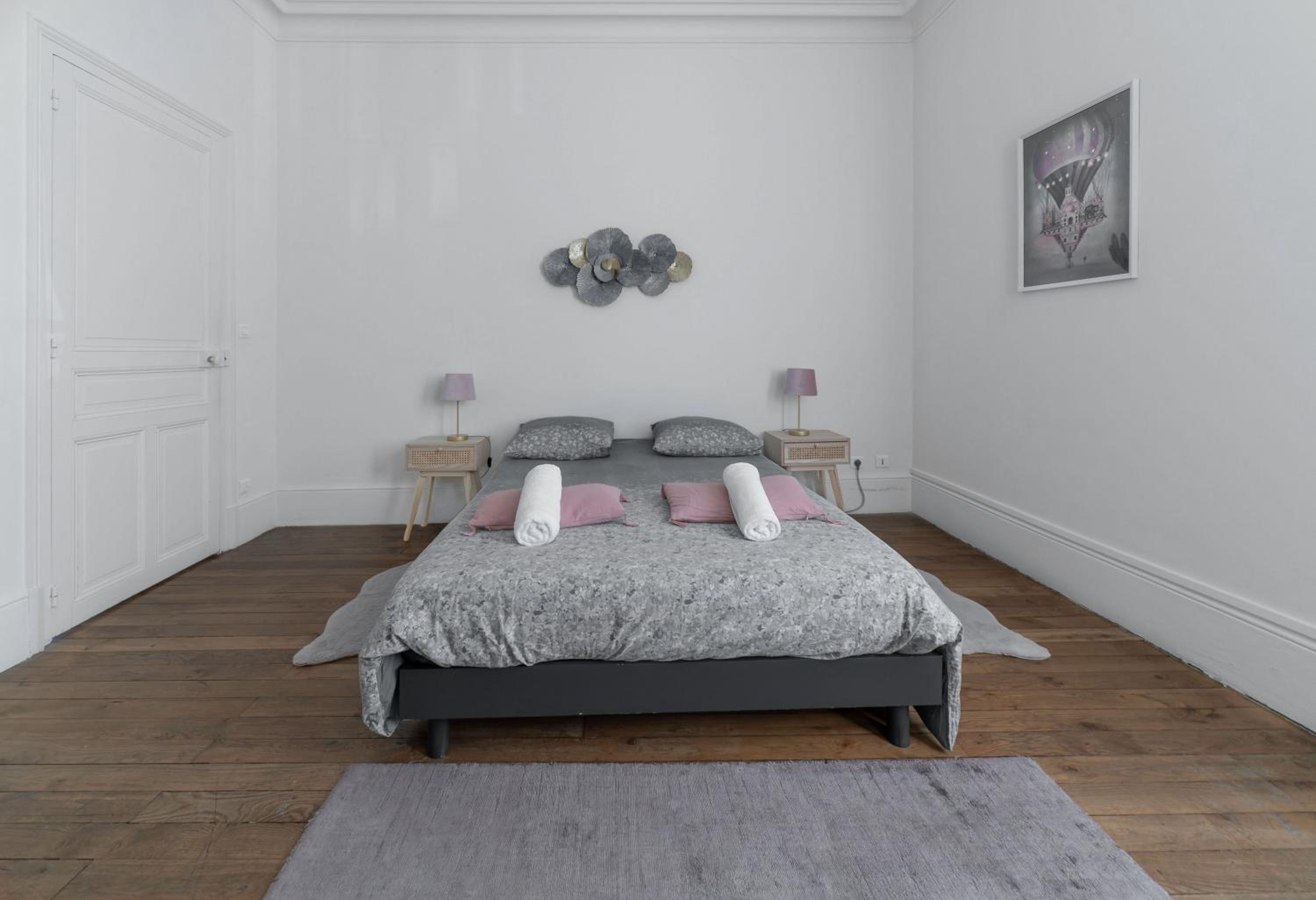 Two-Bedroom Apartment - Photo 9