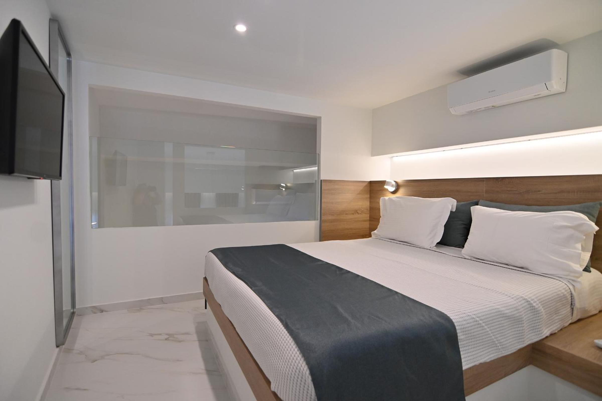 Deluxe Junior Suite photo 1