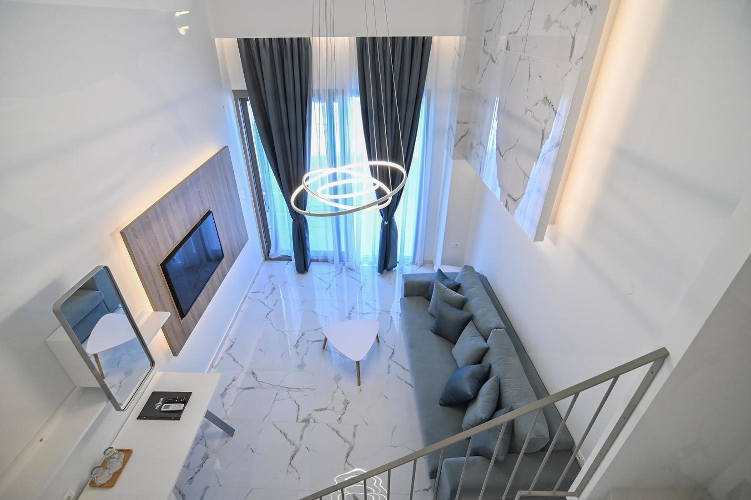 Deluxe Junior Suite photo 2