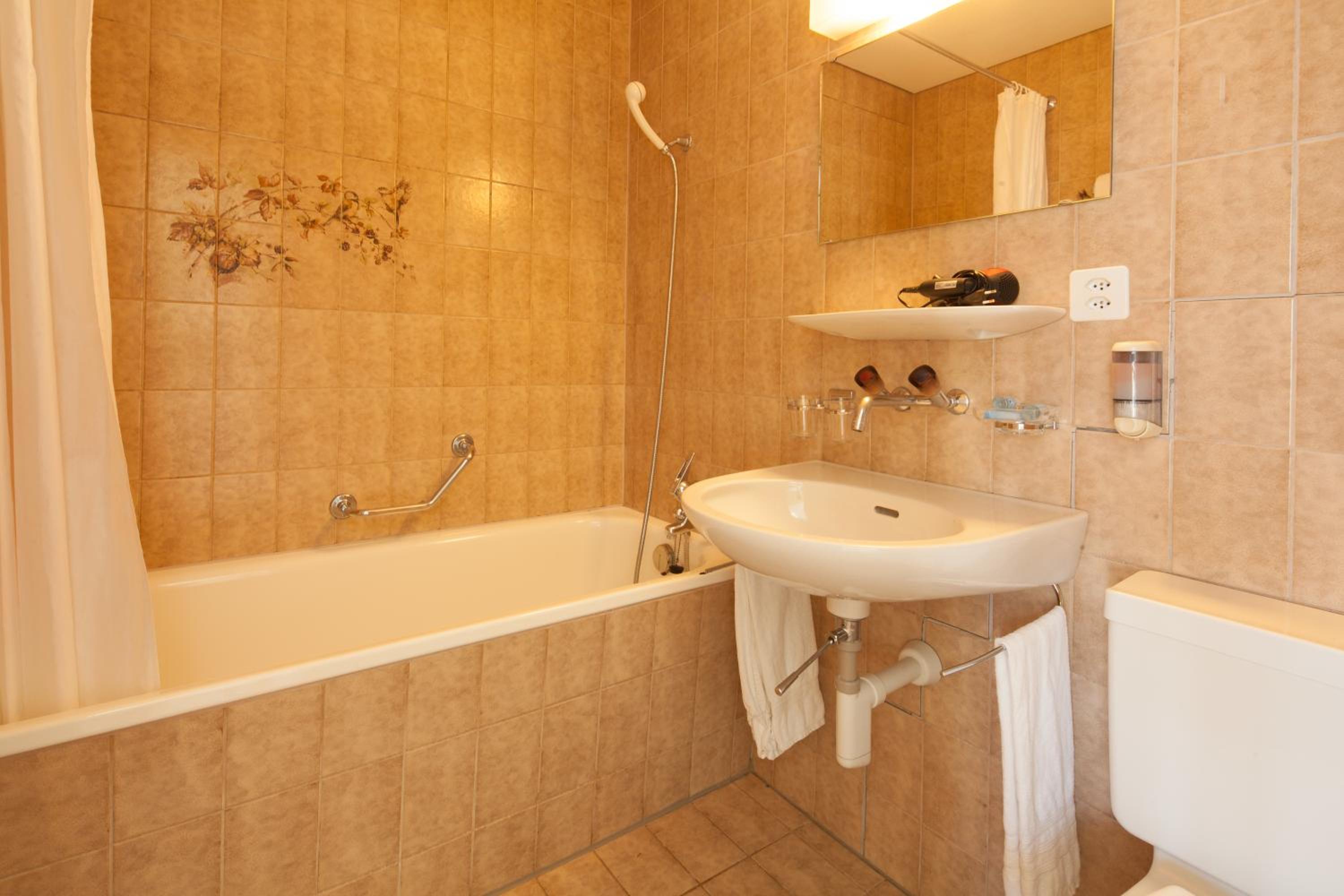 Double Room - Photo 15
