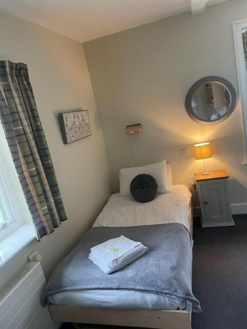 Single Room With Private Bathroom photo 2