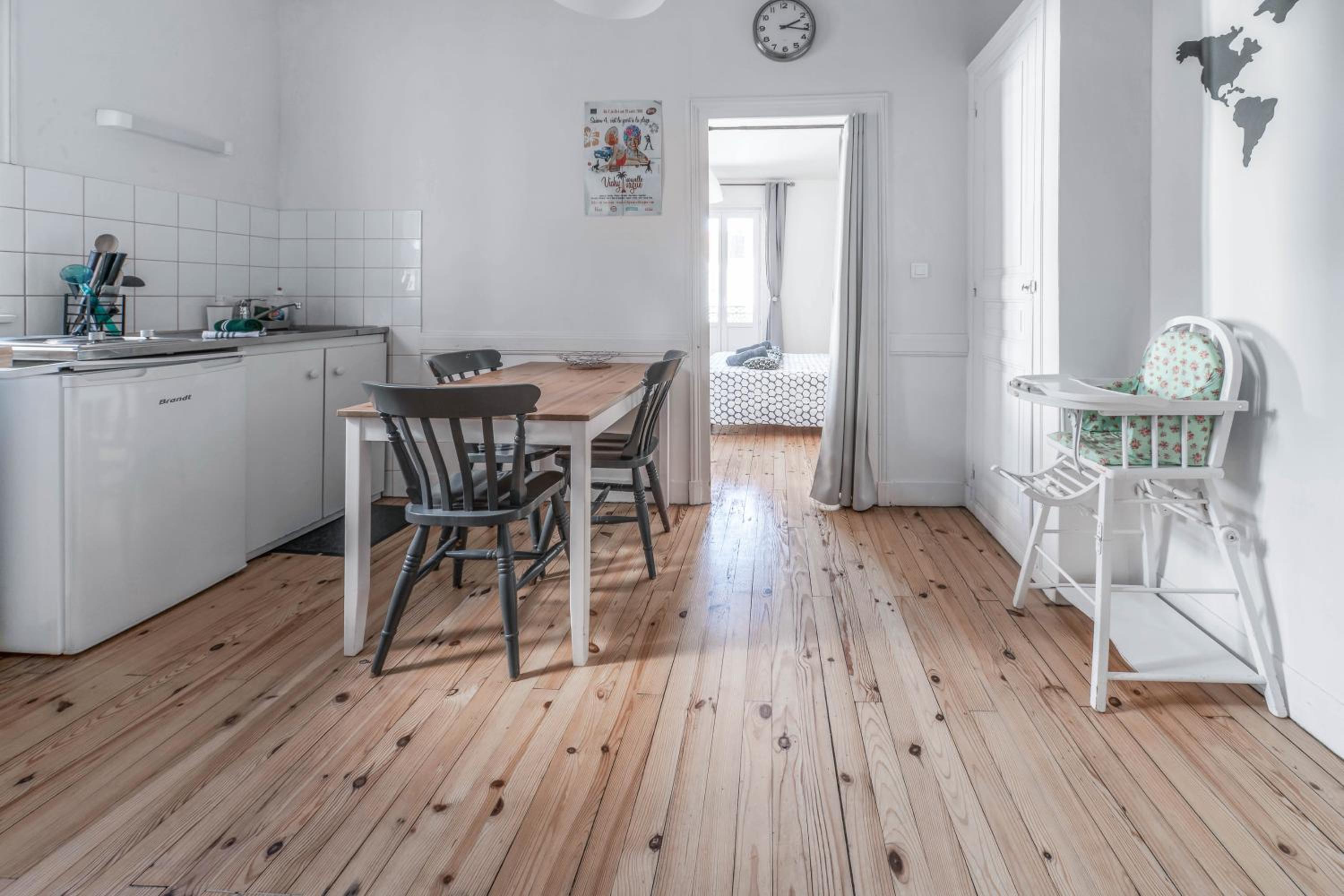 One-Bedroom Apartment - Photo 6