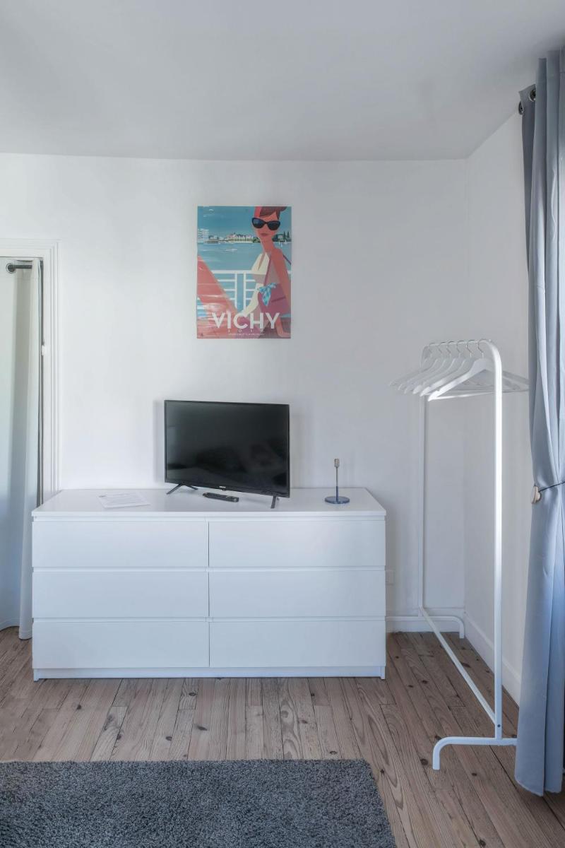 One-Bedroom Apartment - Photo 4