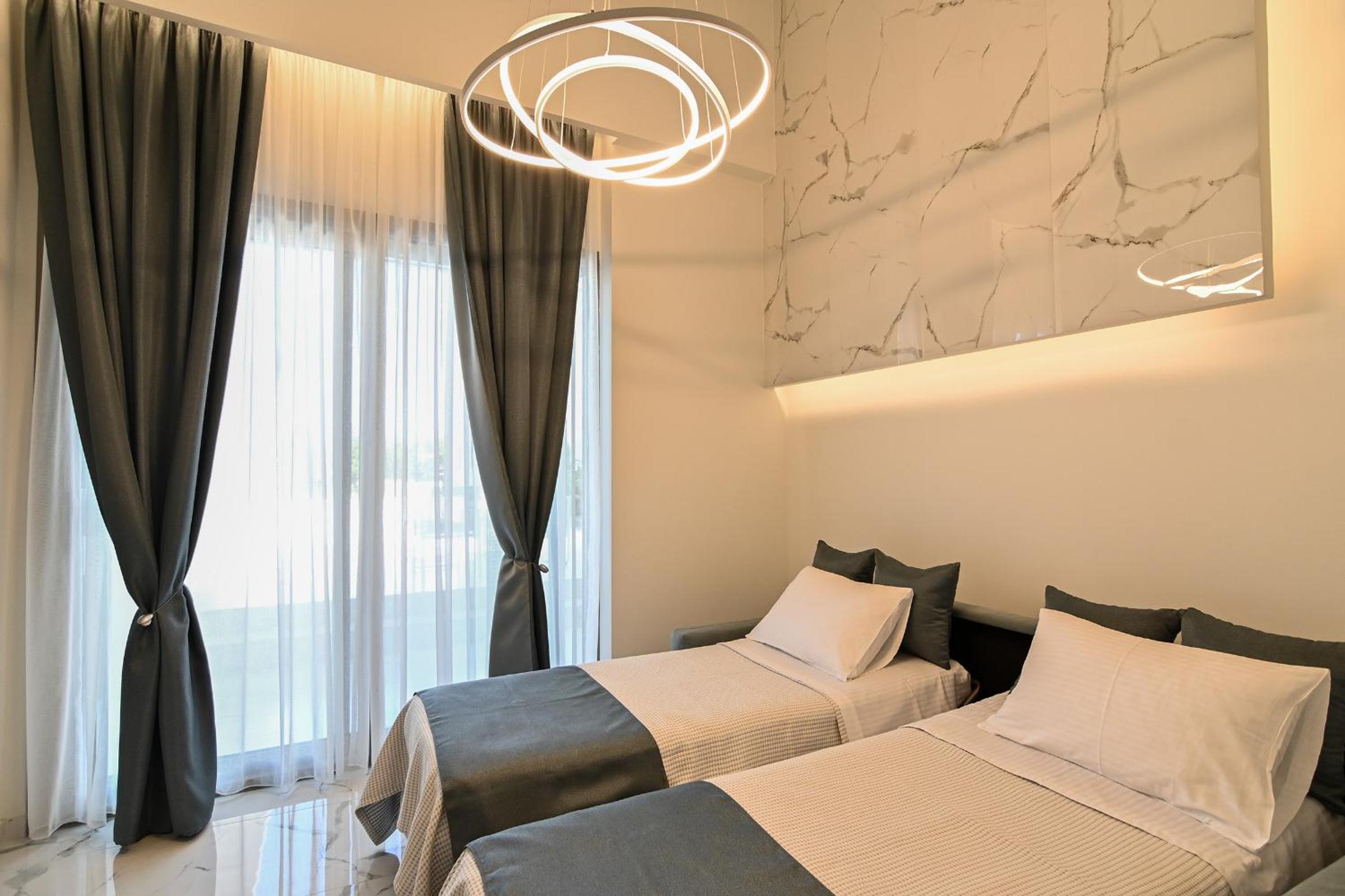 Deluxe Triple Room photo 2