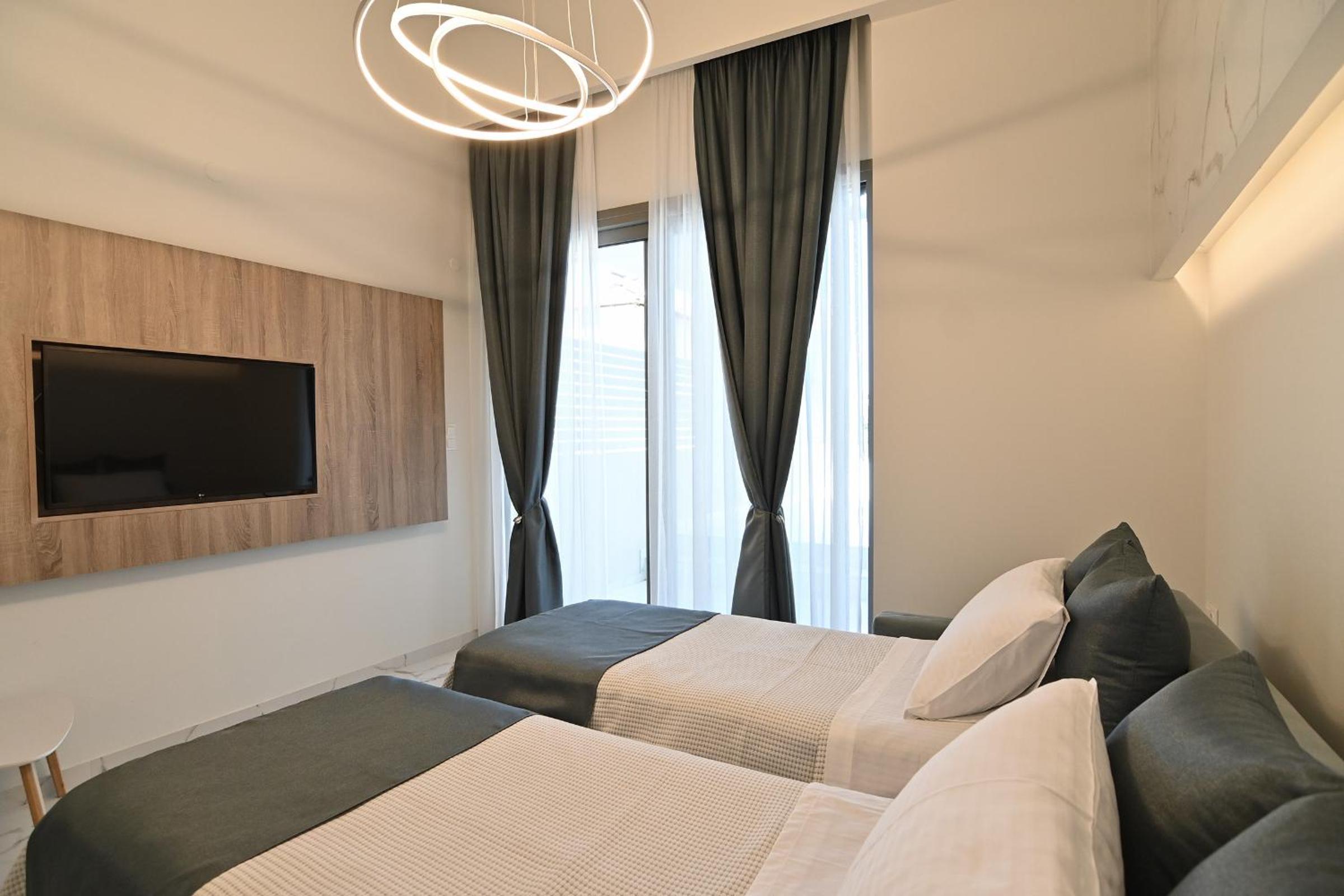 Deluxe Quadruple Room photo 2