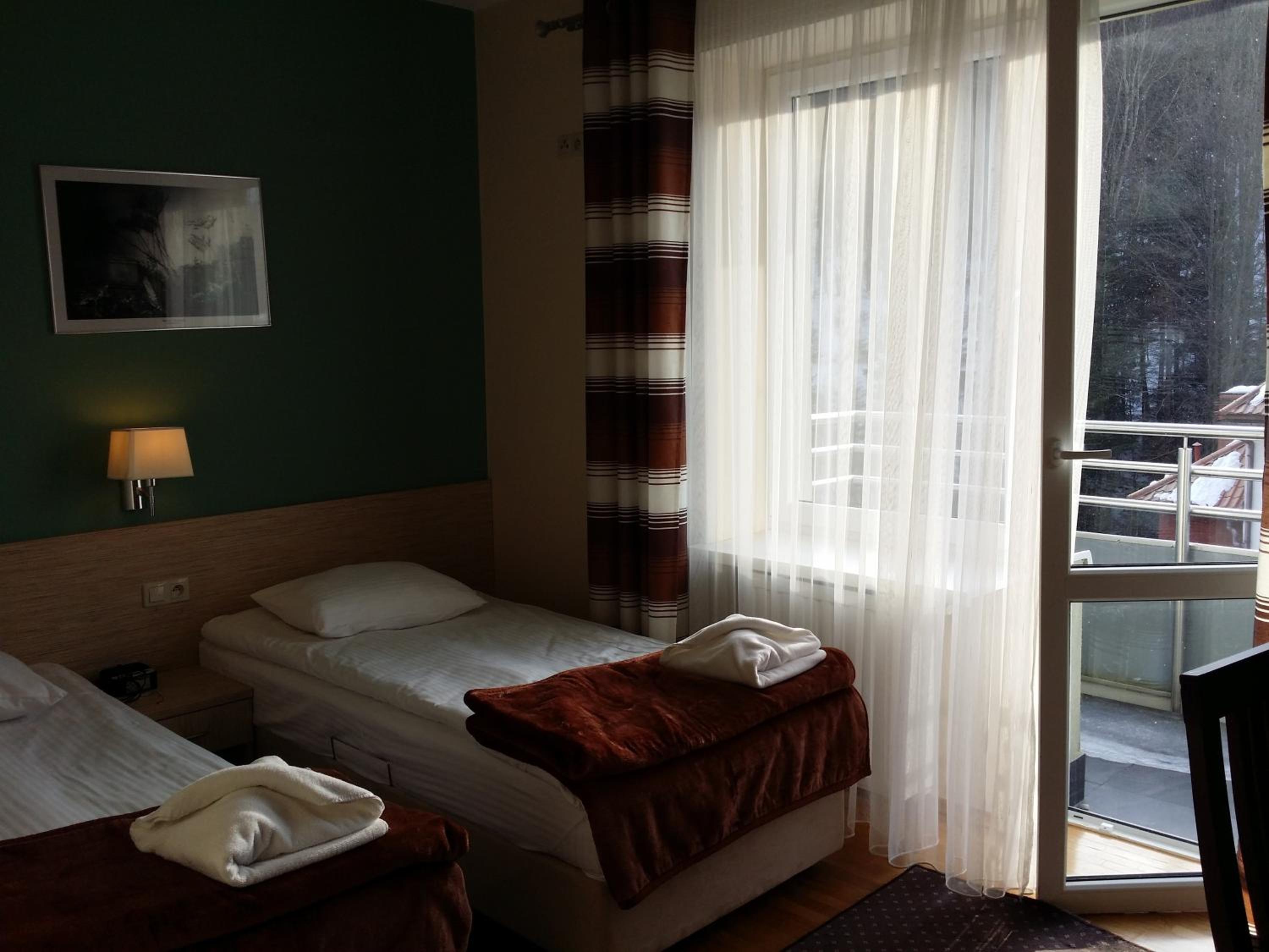 Double or Twin Room - Photo 4