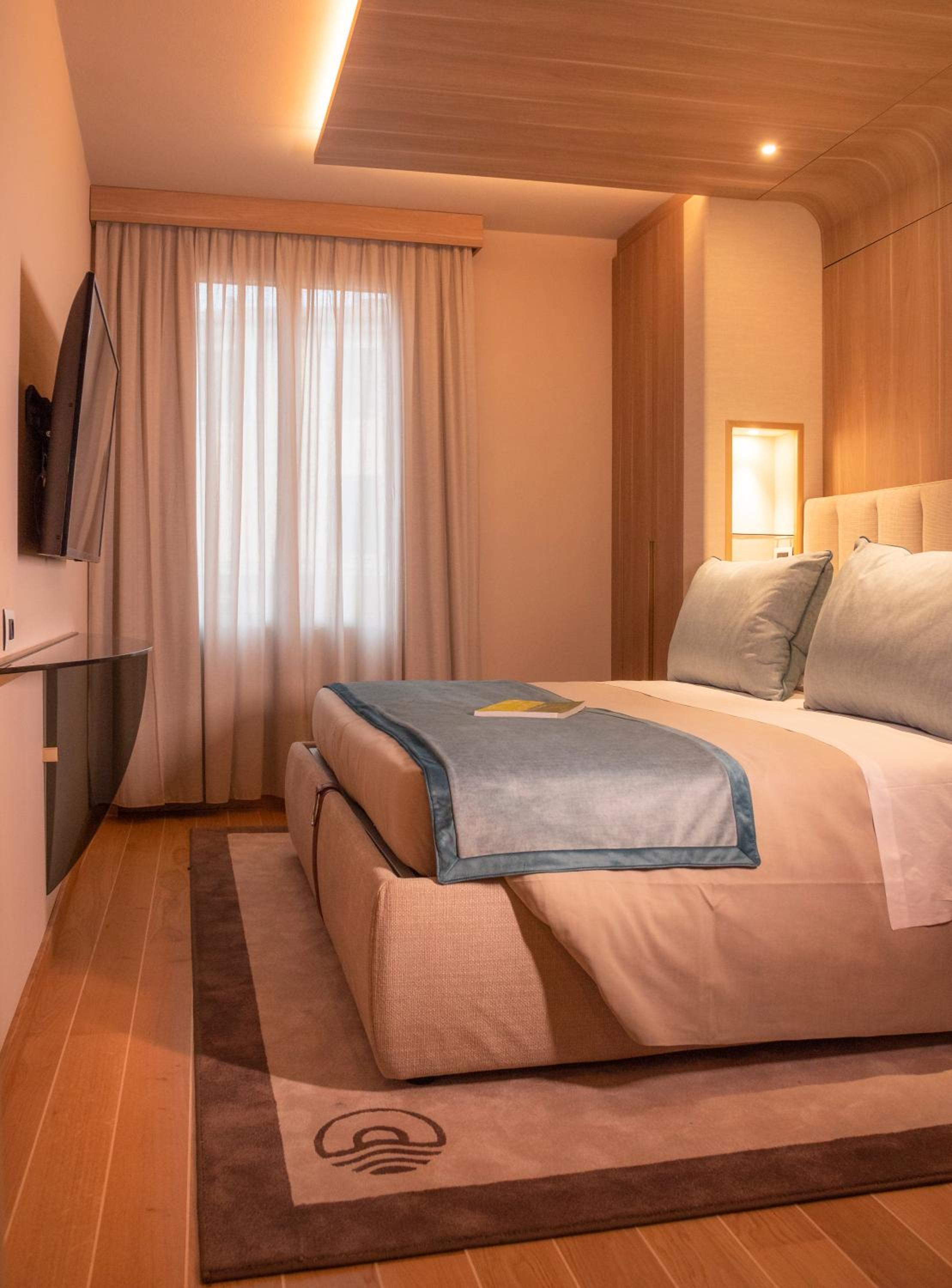 Suite with Balcony - Photo 5