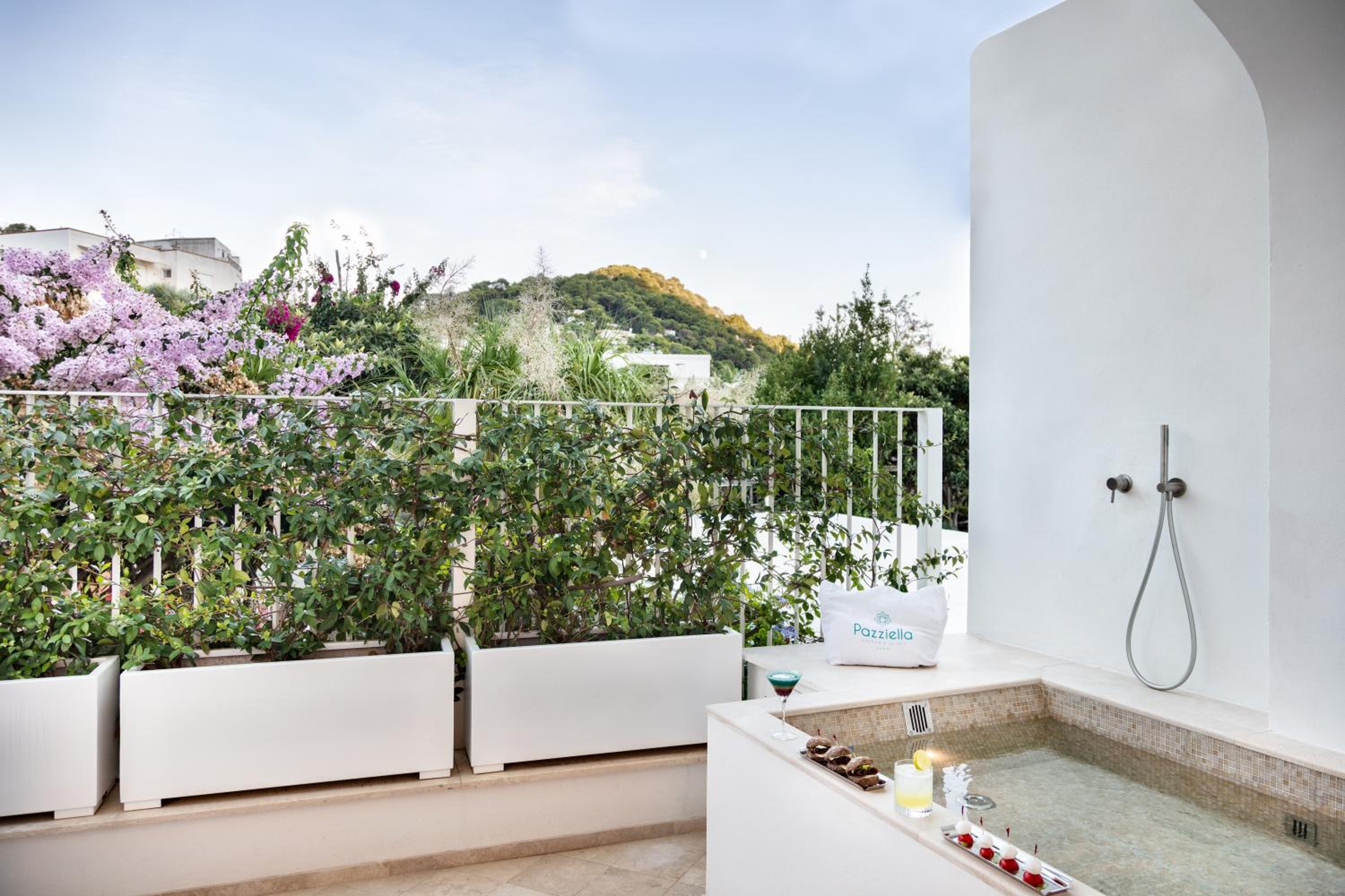 Whirlpool Suite with Patio photo 2