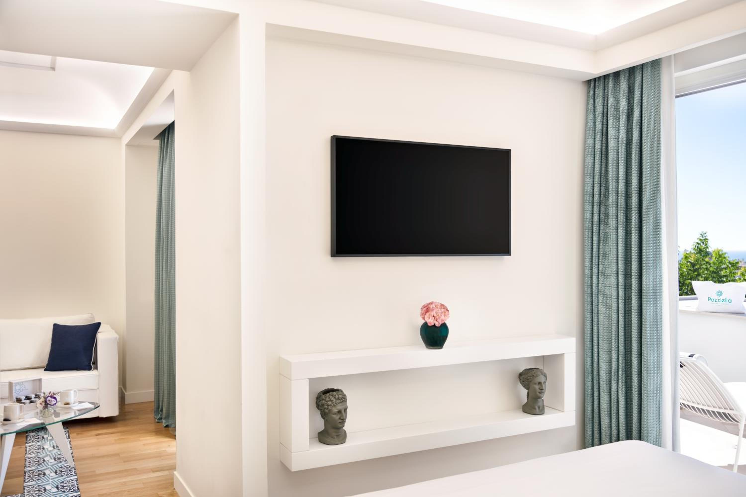 Whirlpool Suite with Terrace photo 3