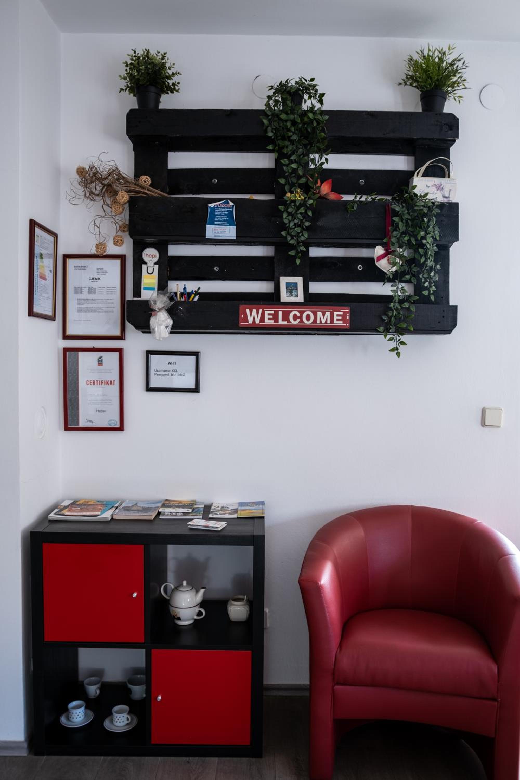 One-Bedroom Apartment - Photo 15