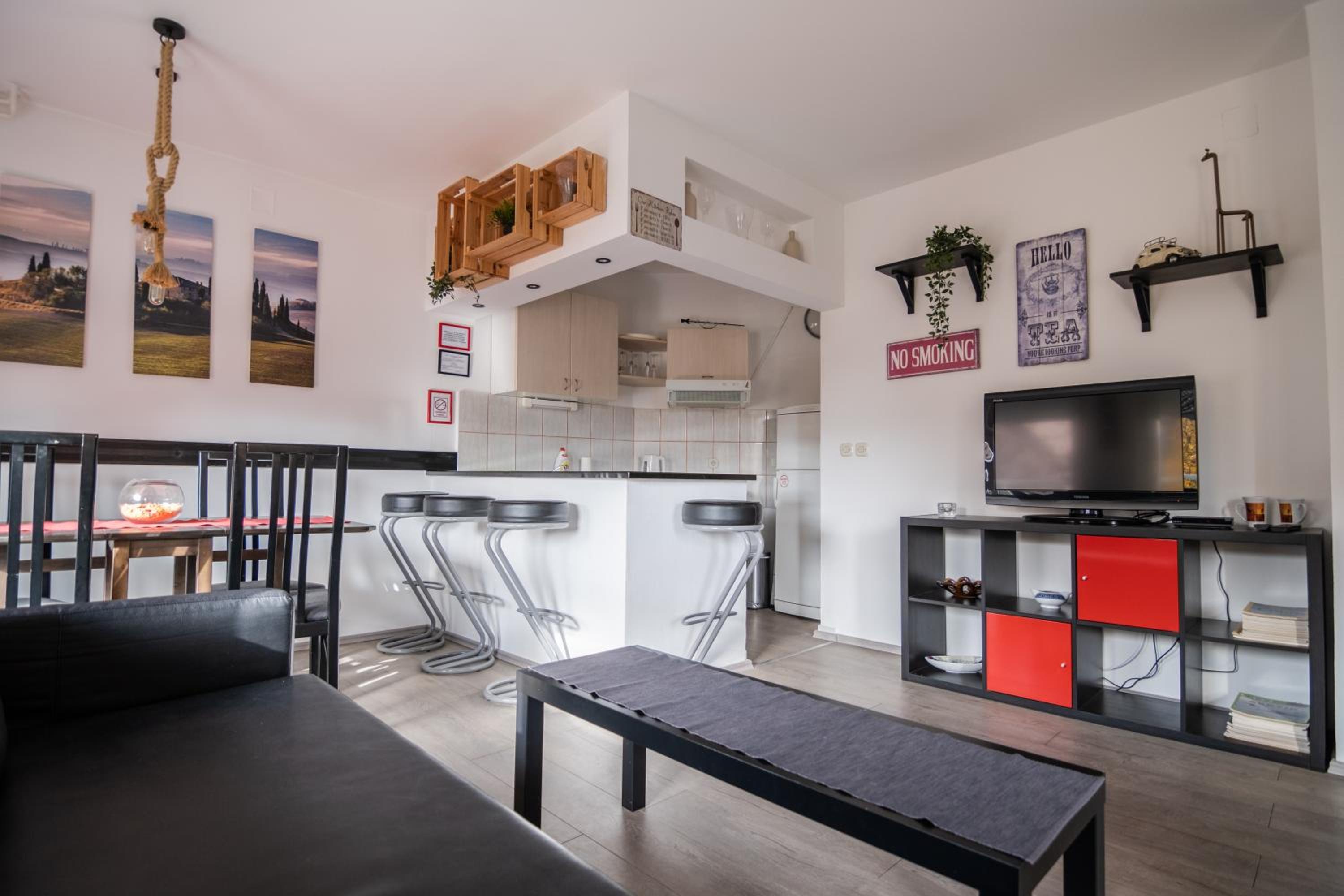 One-Bedroom Apartment - Photo 17