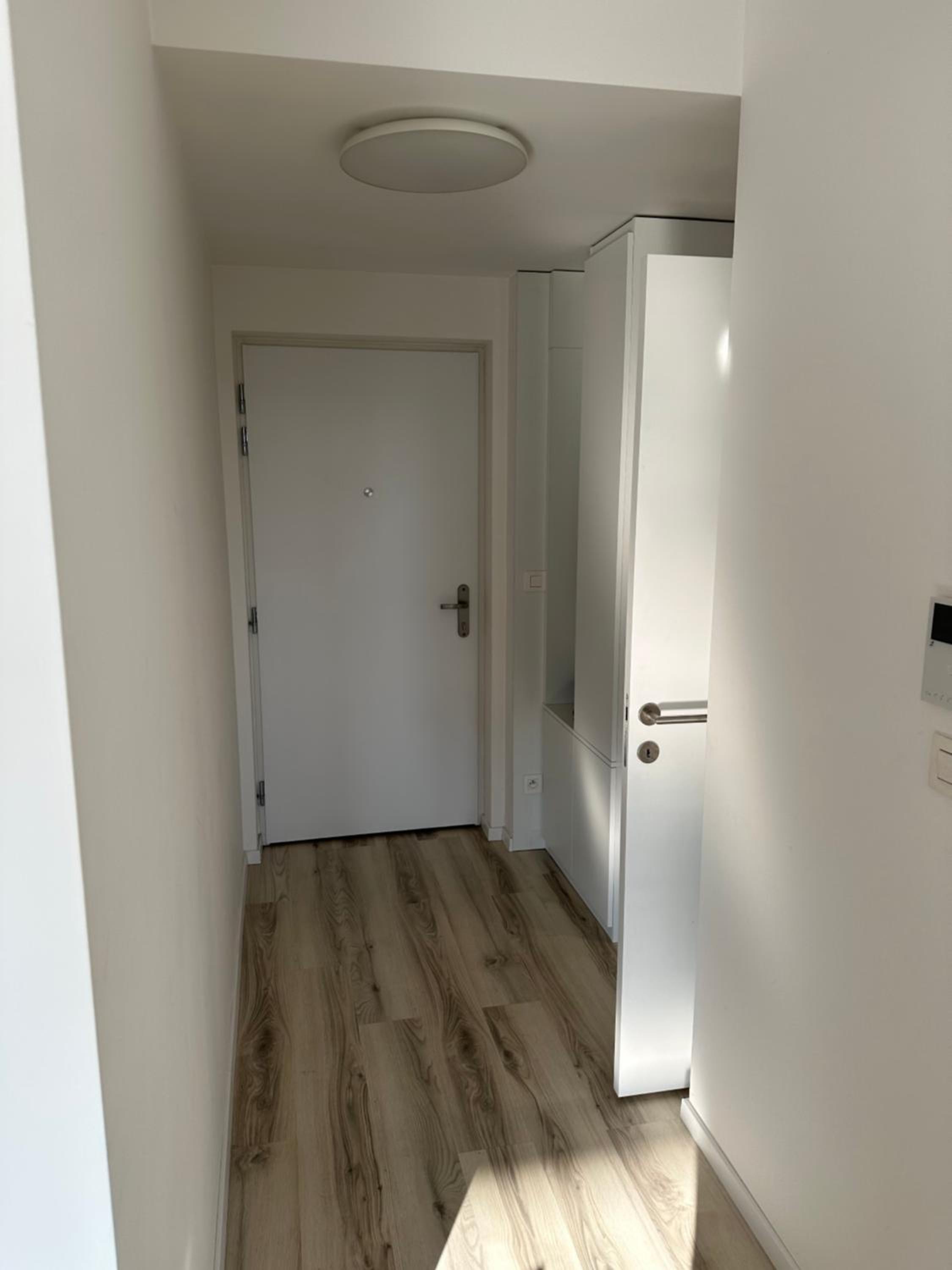 One-Bedroom Apartment - Photo 1