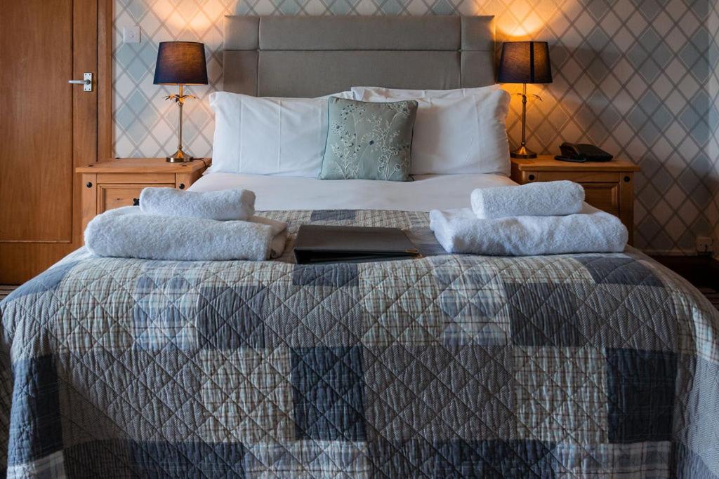 Large Double Room - Photo 1