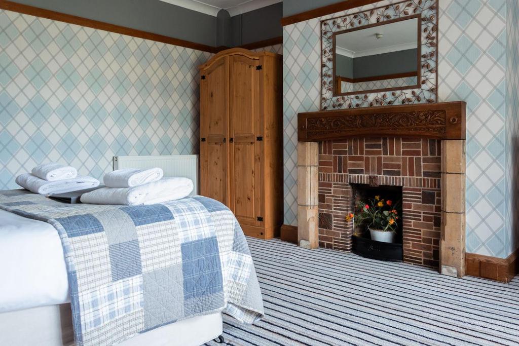 Large Double Room - Photo 4