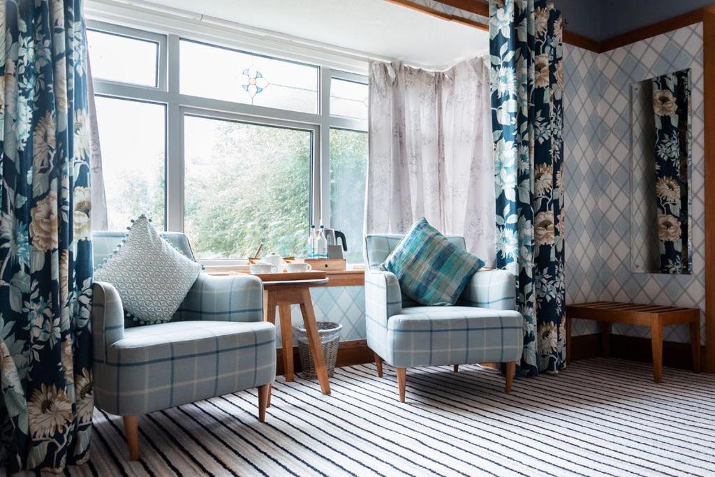 Large Double Room - Photo 3