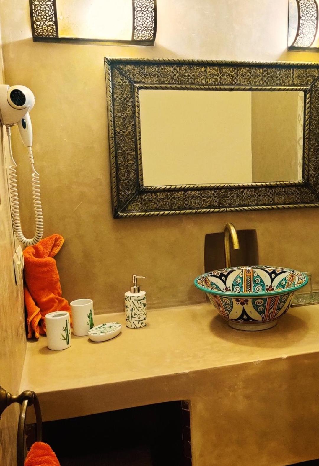 Standard Double Room - Photo 2