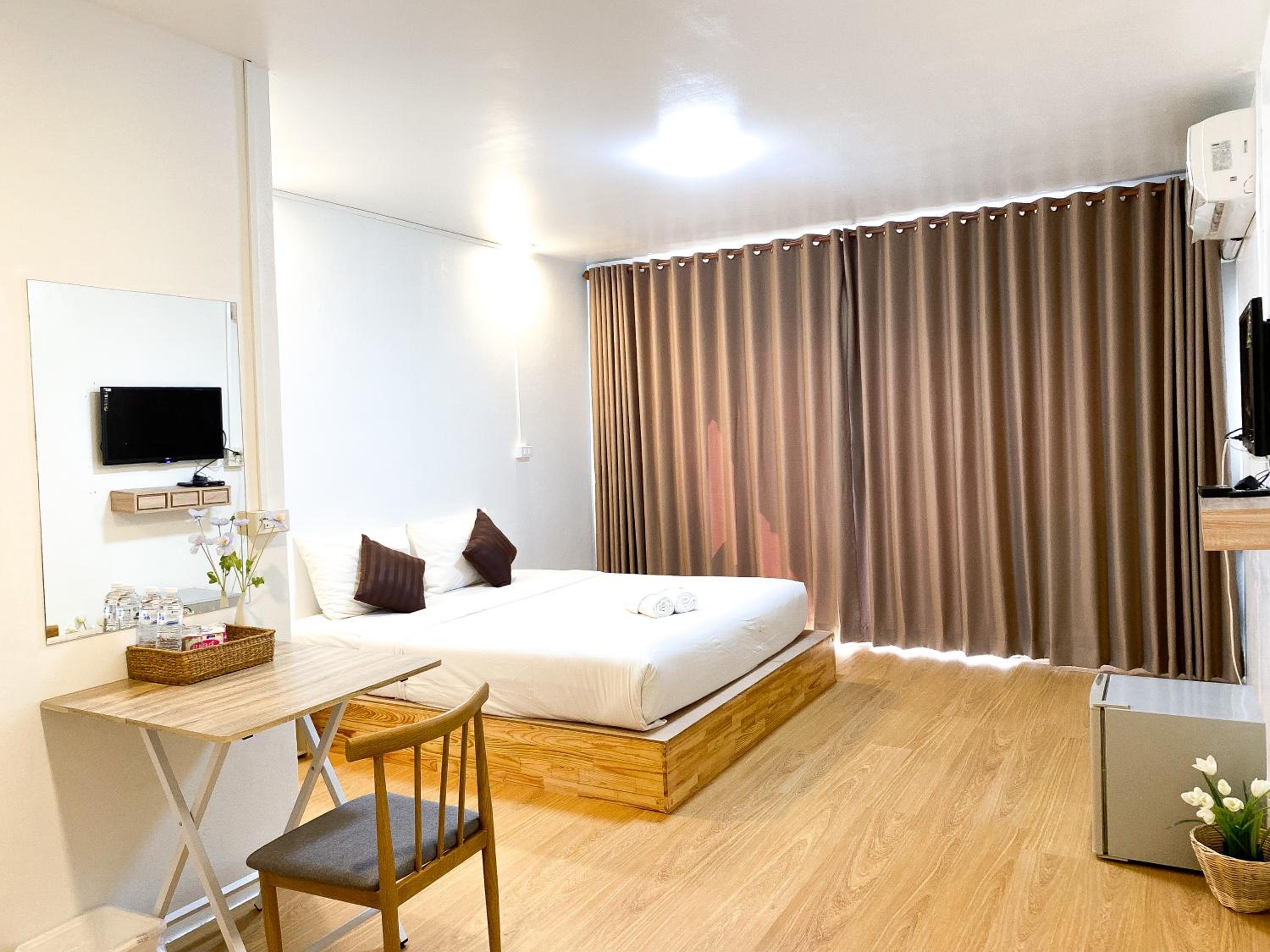 Double Room with Balcony - Photo 1