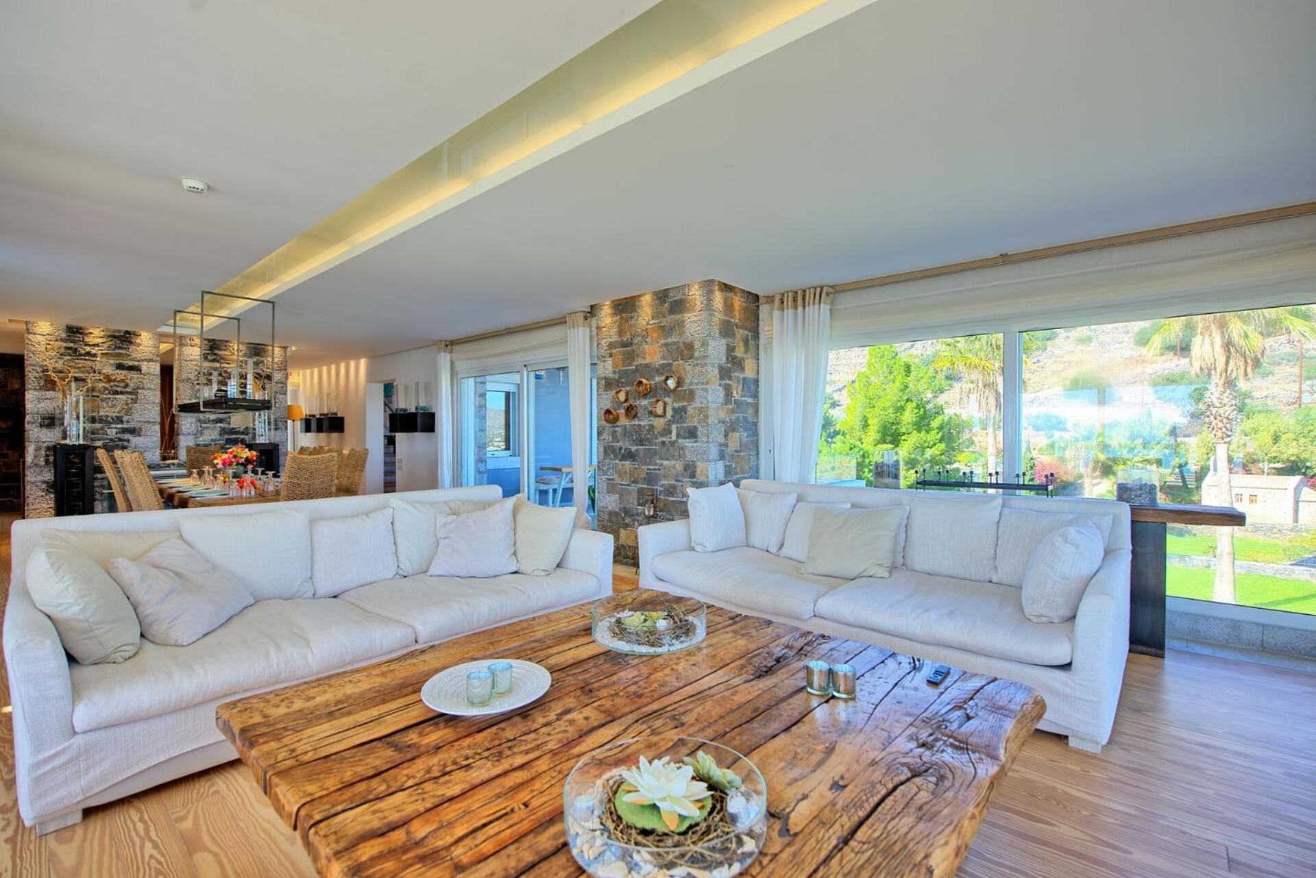 Villa photo 1