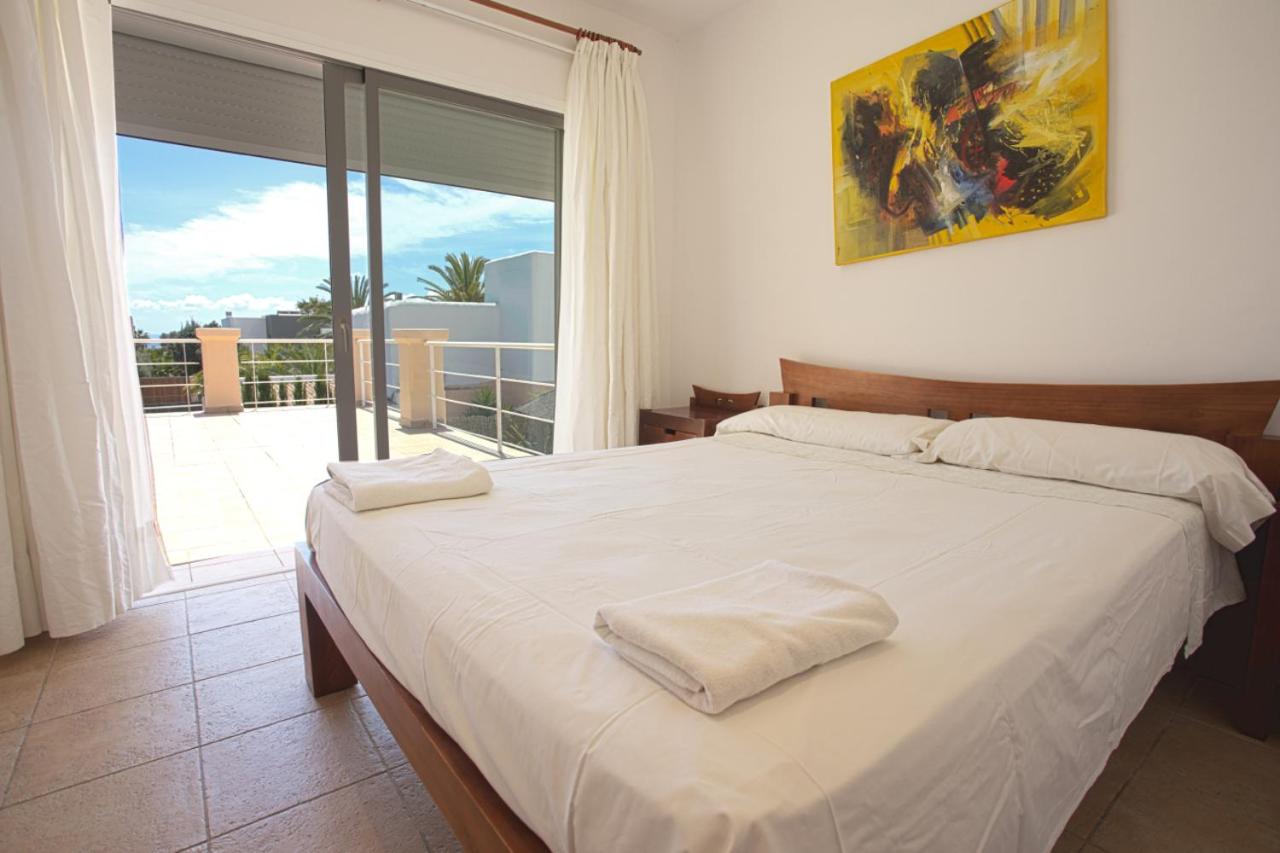 Villa photo 2