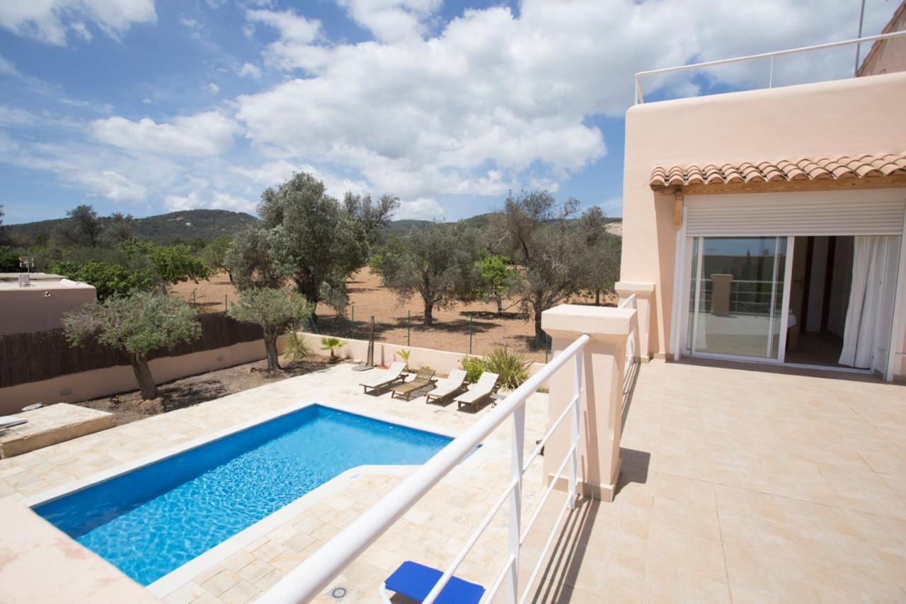 Villa photo 3