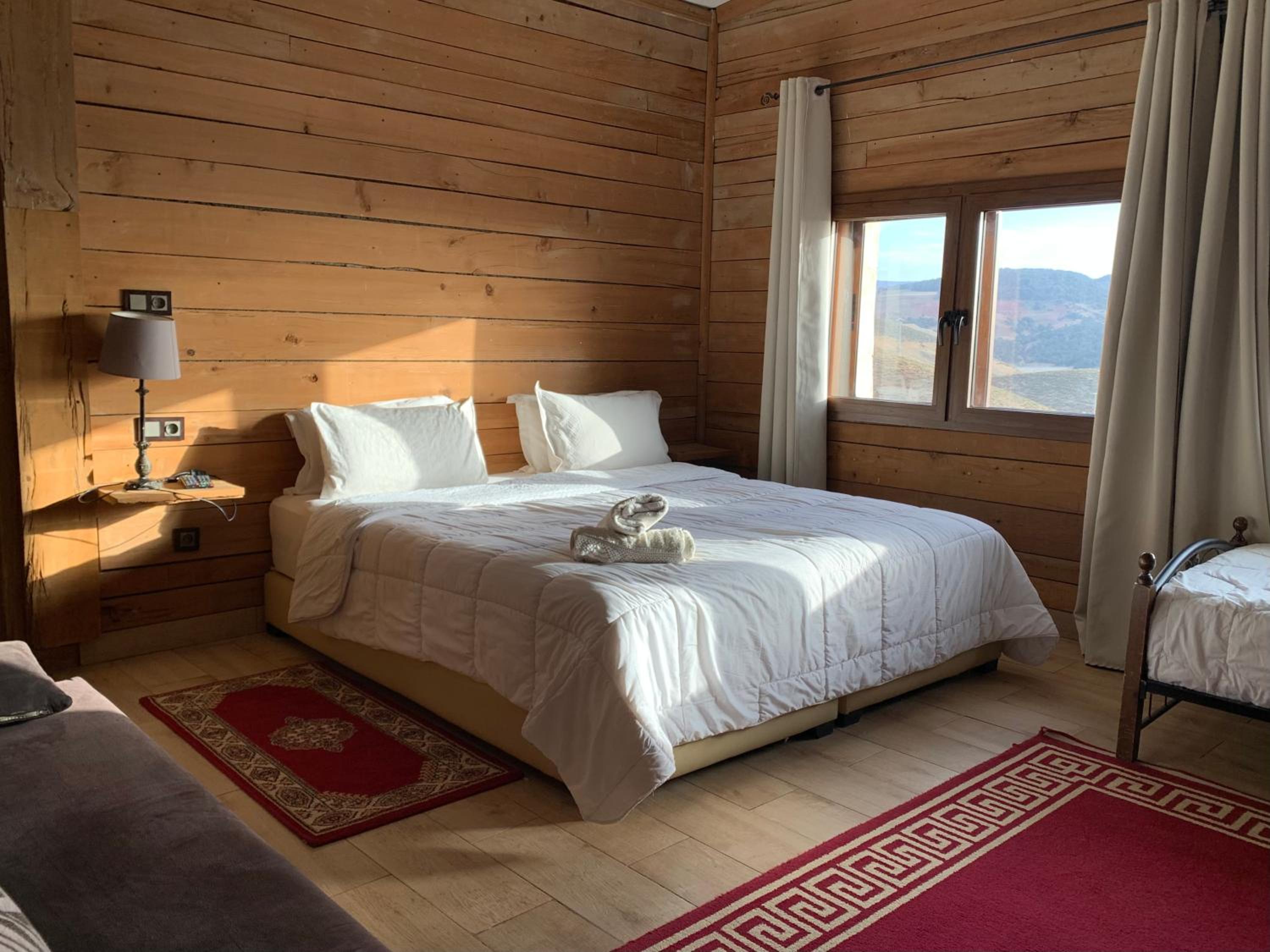 Quadruple Room with Mountain View - Photo 2