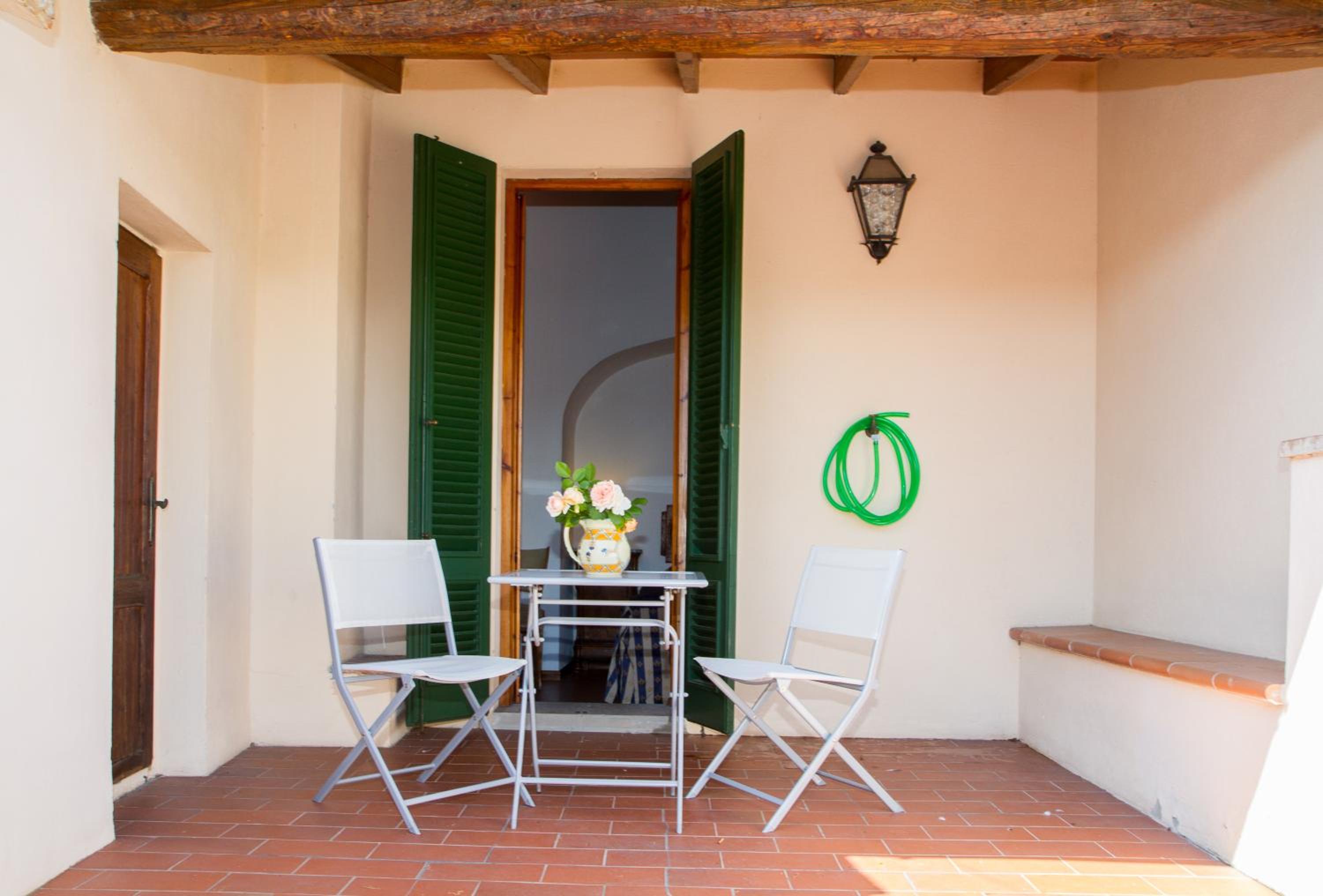 Suite with Balcony - Photo 6
