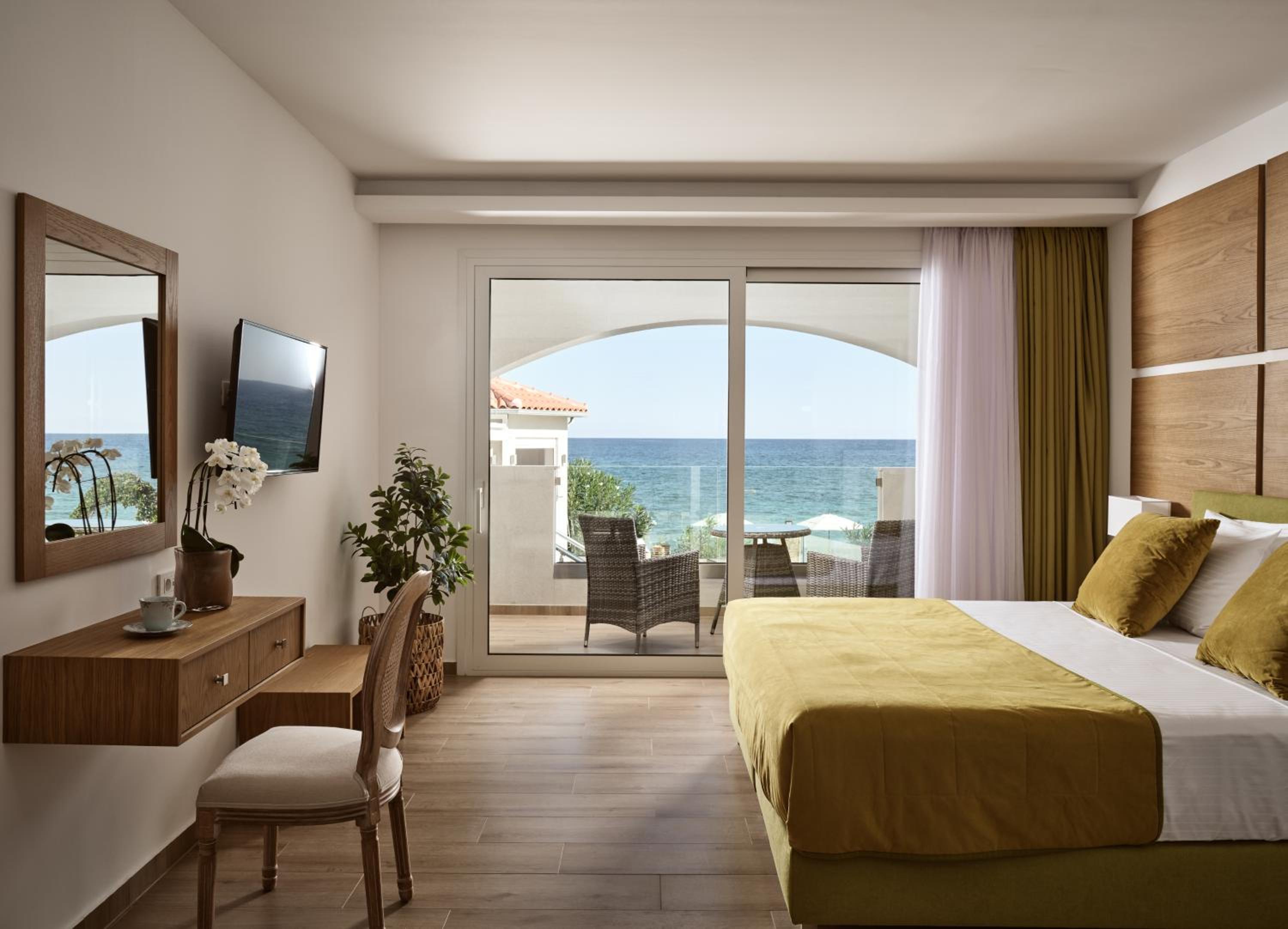 Deluxe Suite with Sea View