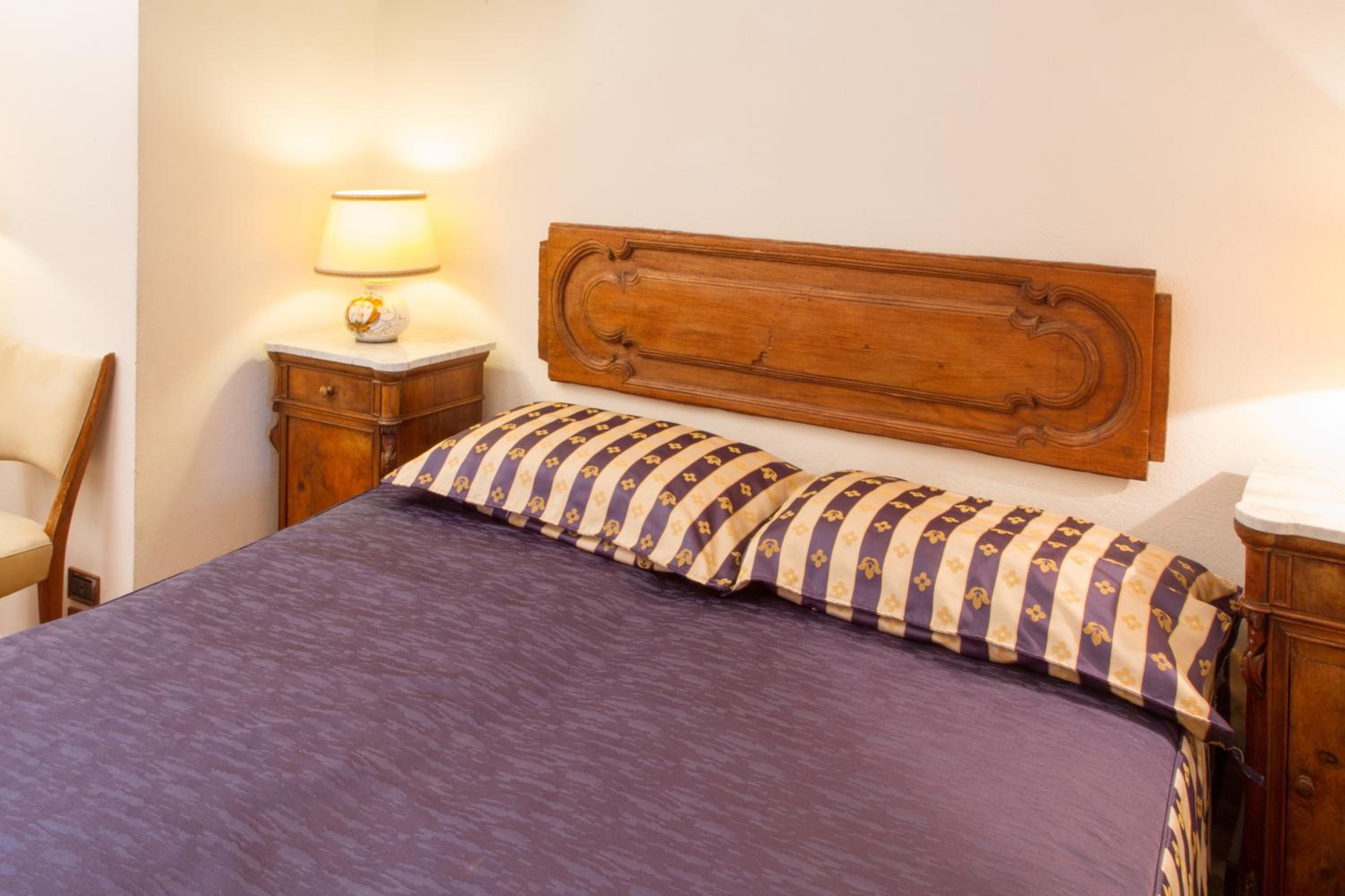 Suite with Balcony - Photo 2