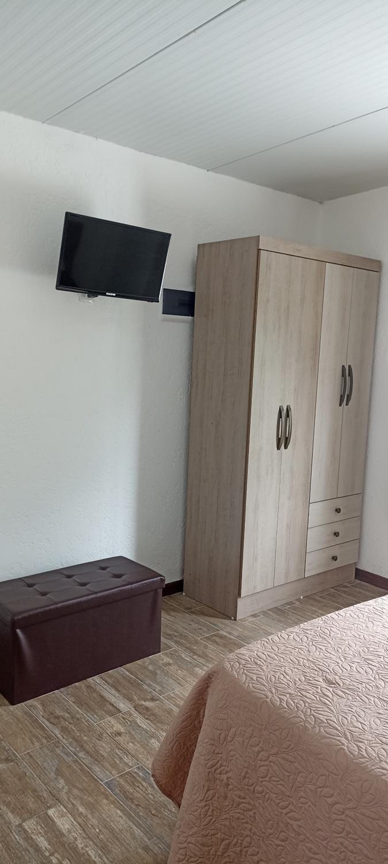Apartment photo 2