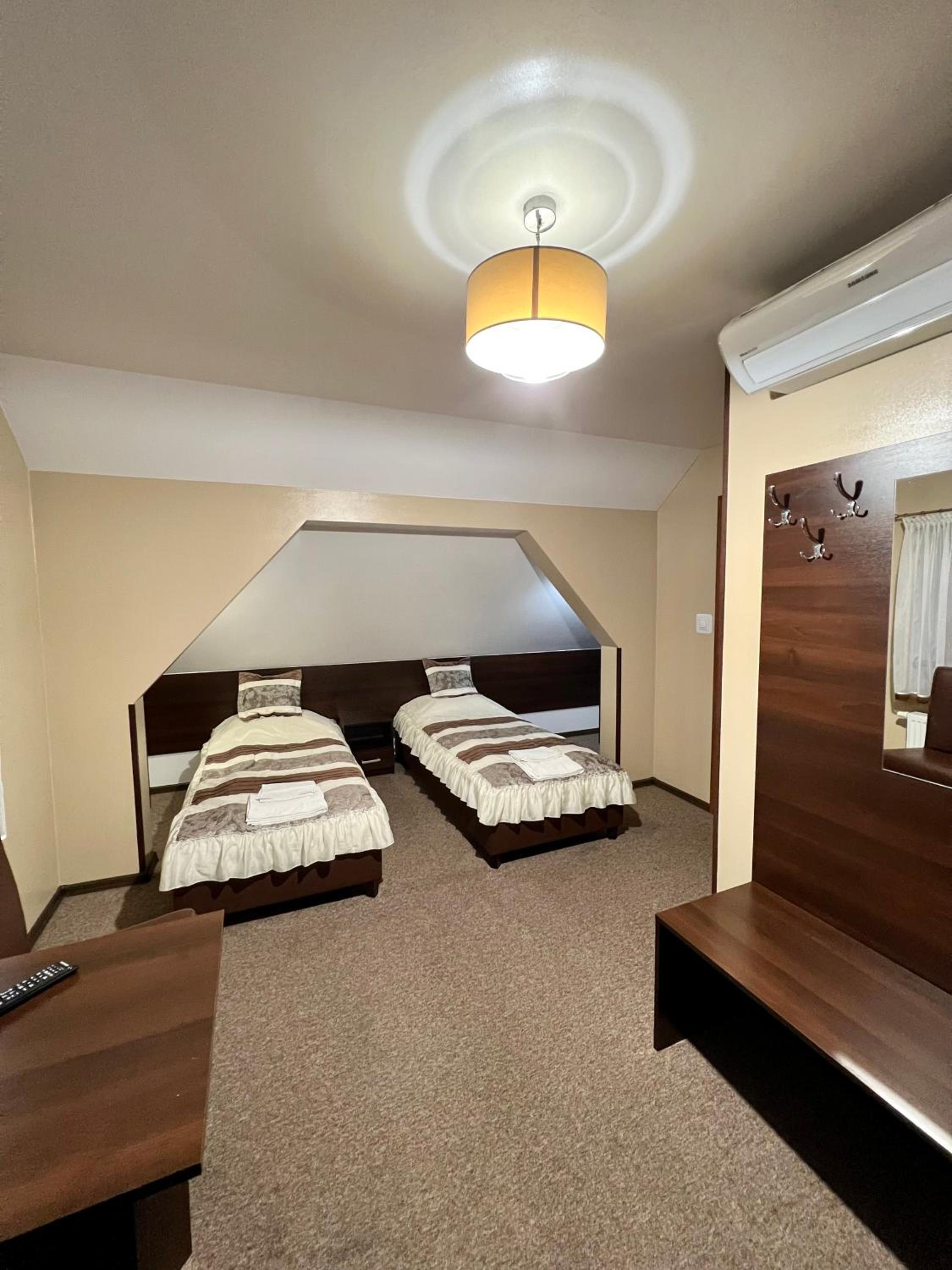 Triple Room - Photo 7