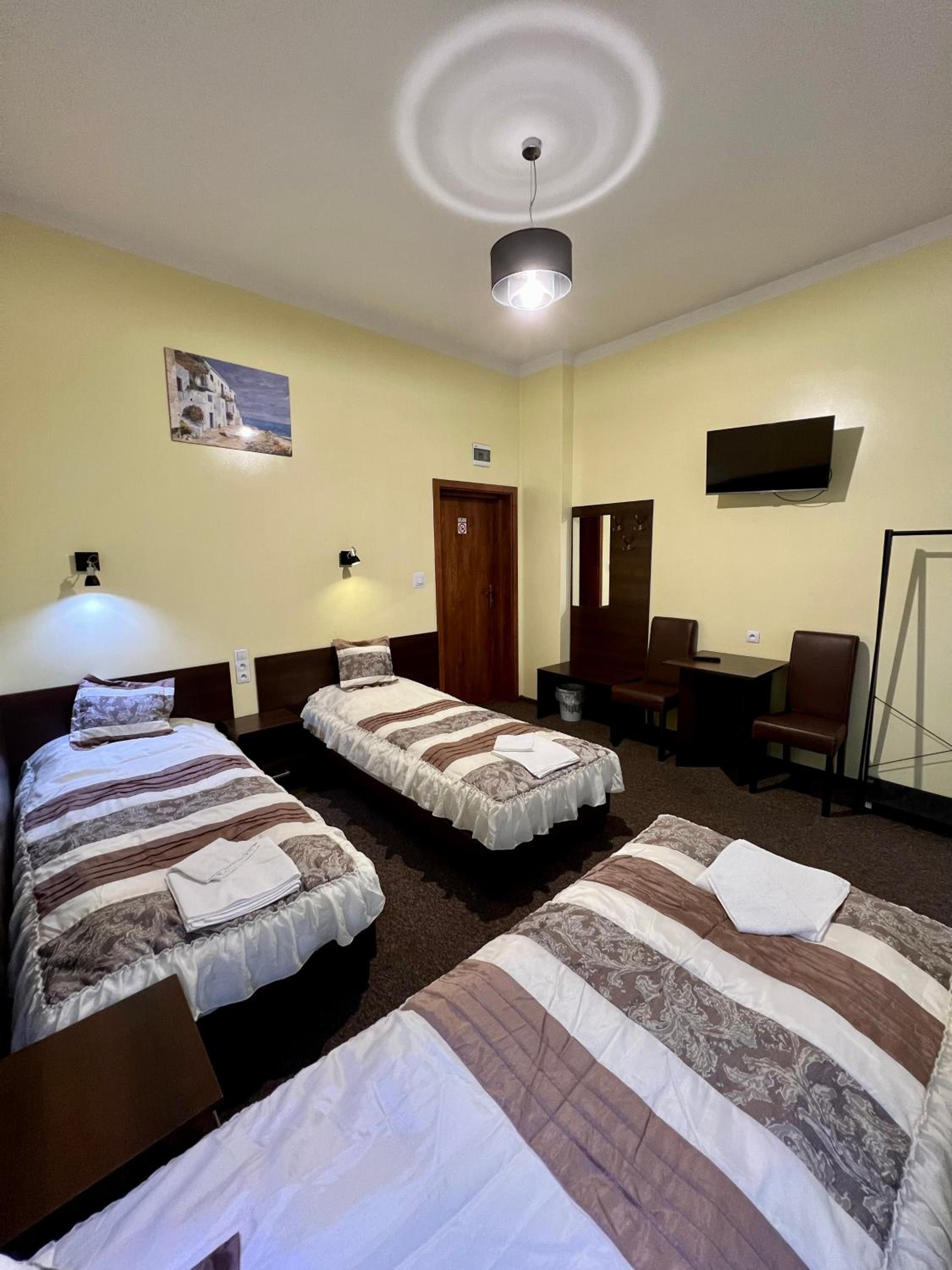 Triple Room with Private External Bathroom - Photo 1
