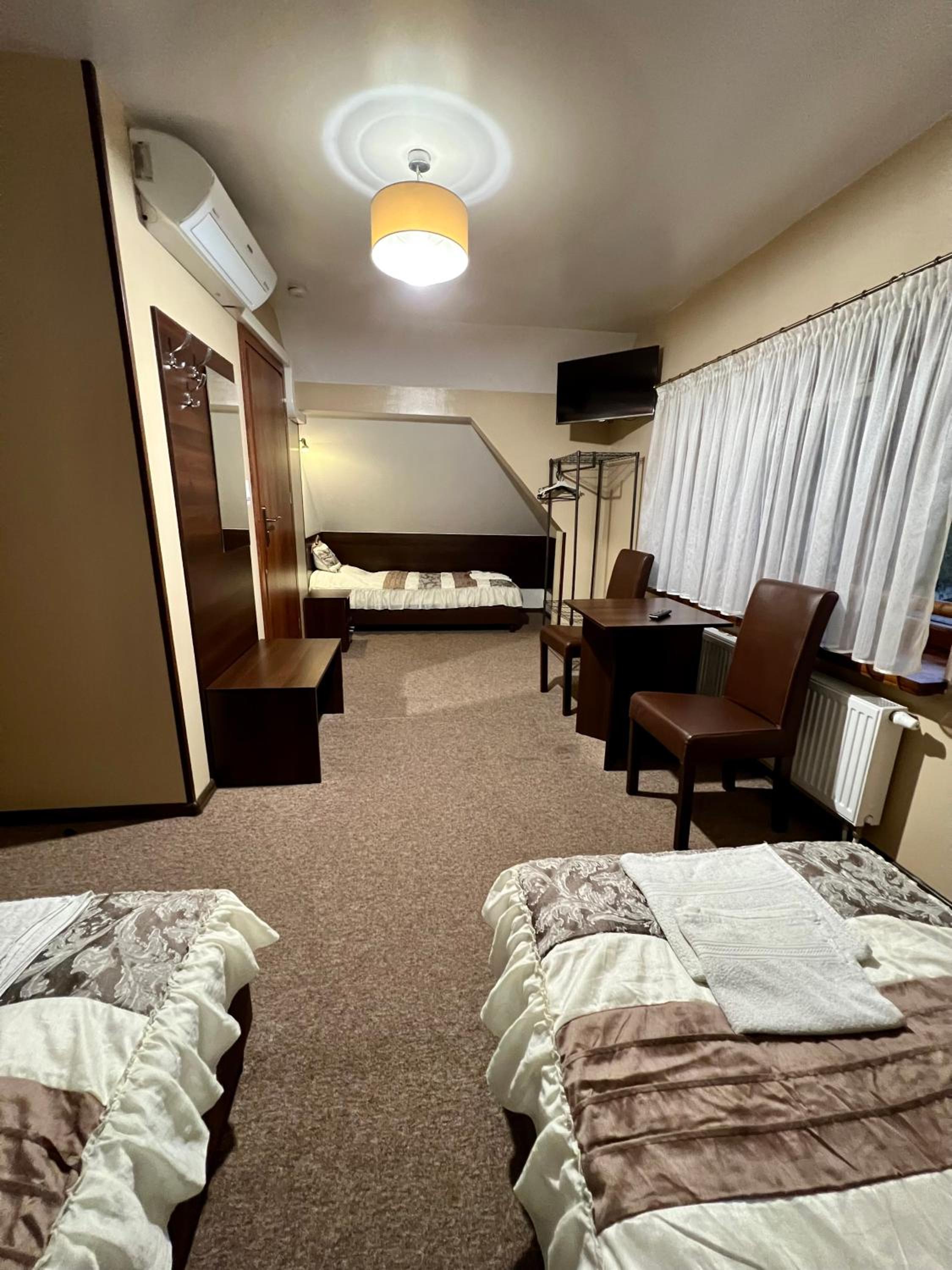Triple Room - Photo 6