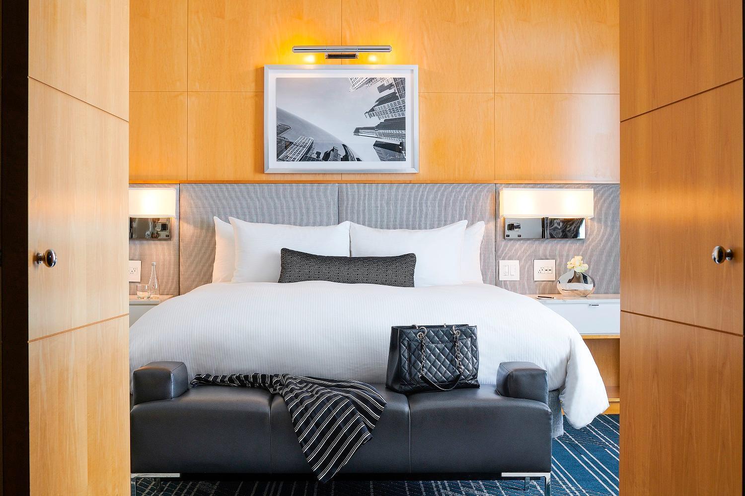 Signature King Suite with Sofa Bed - Photo 3