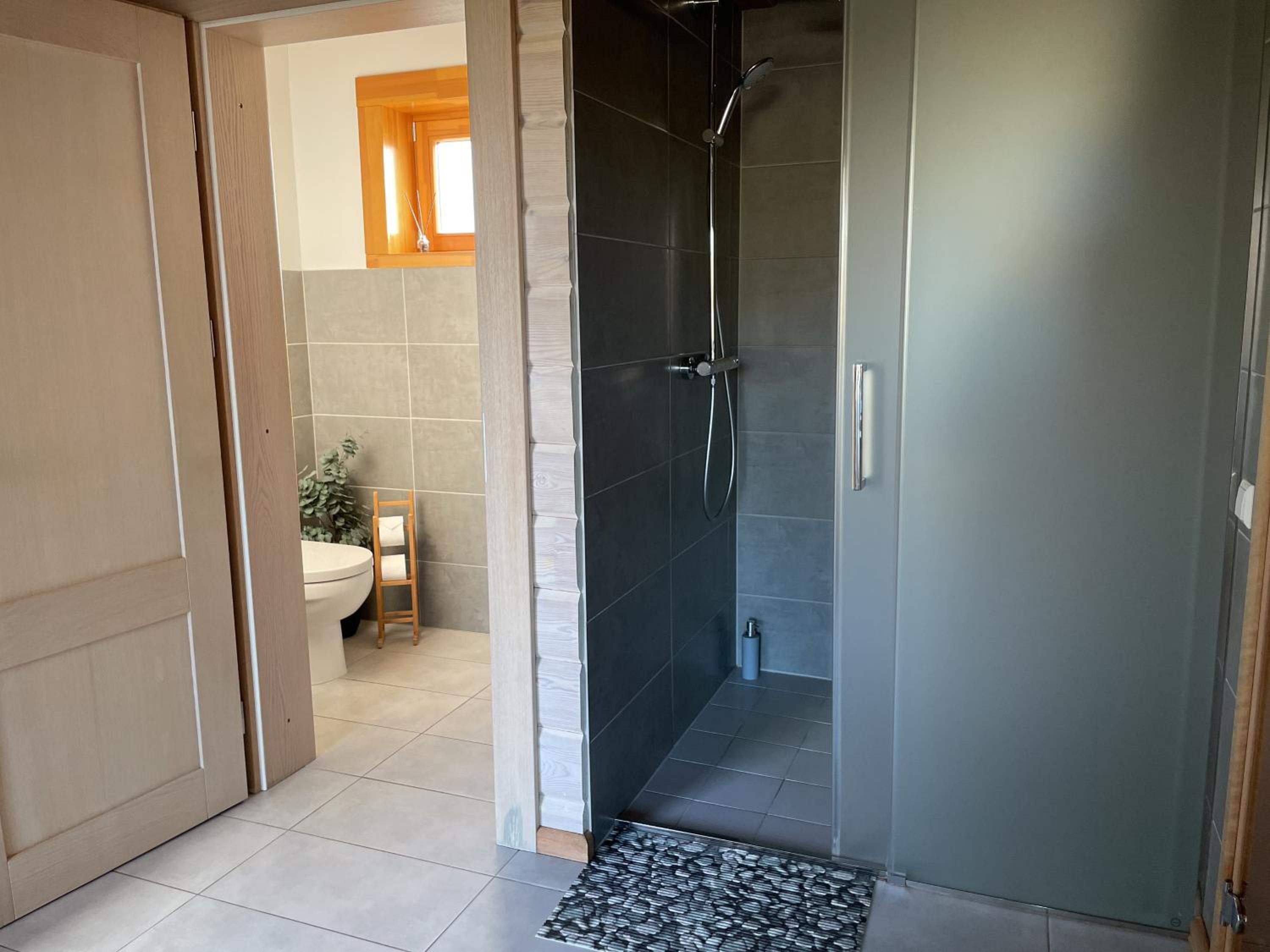 One-Bedroom House - Photo 34