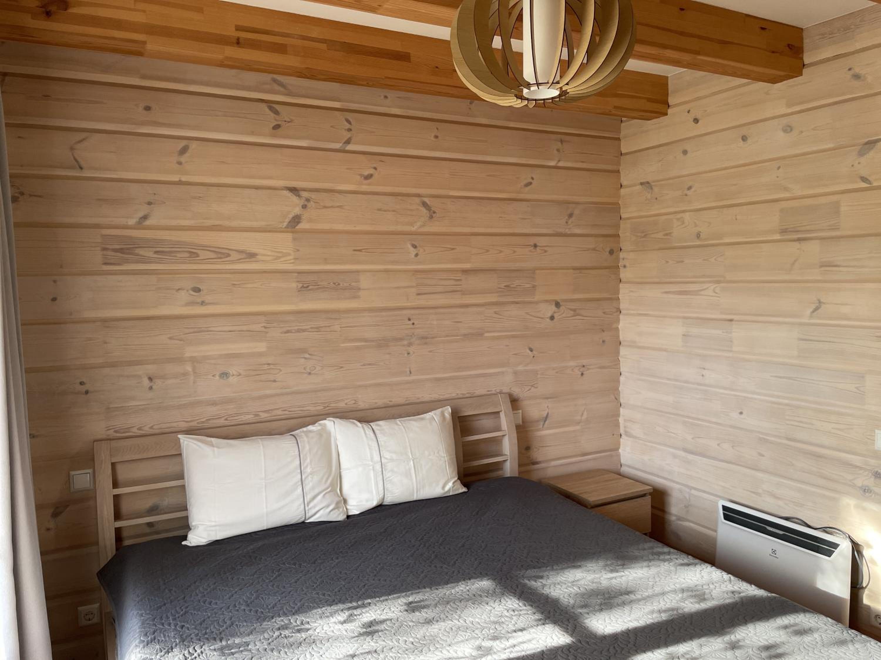 One-Bedroom House - Photo 32