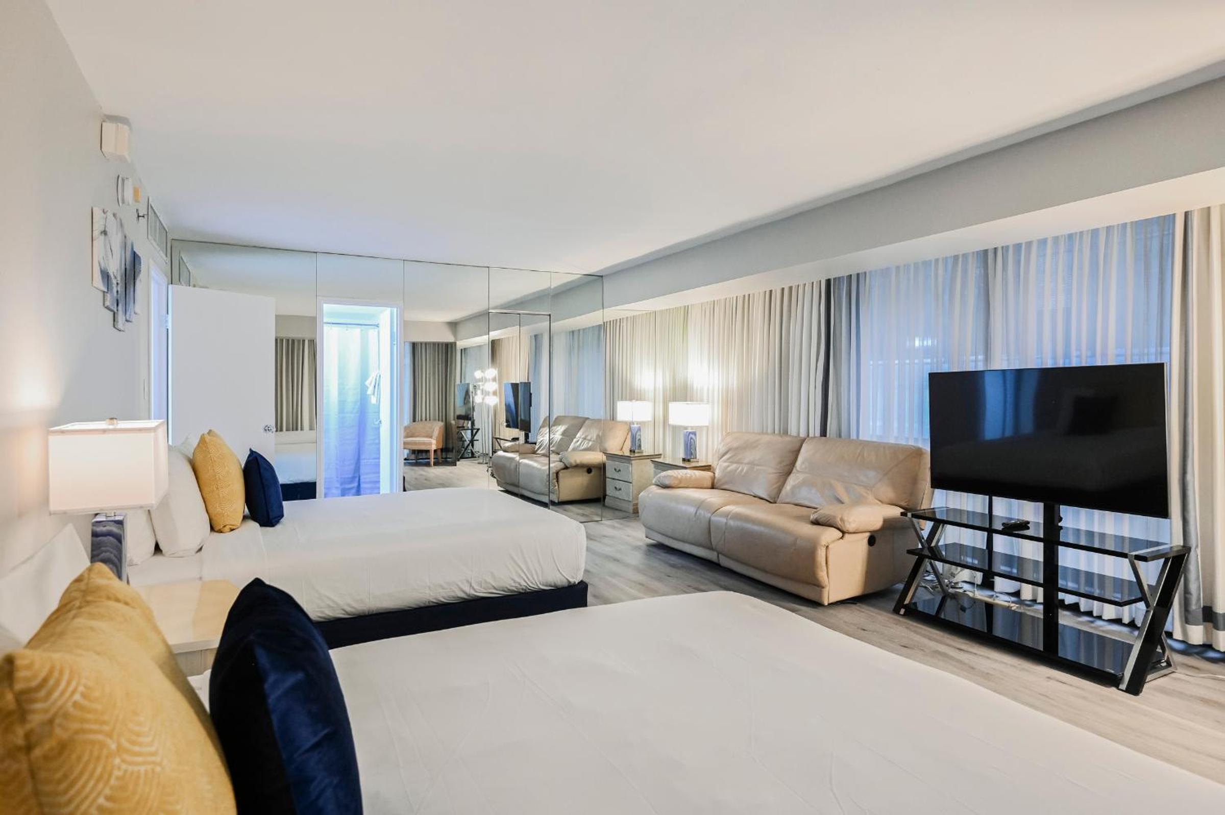 PH Floor Two Bedroom Center Strip