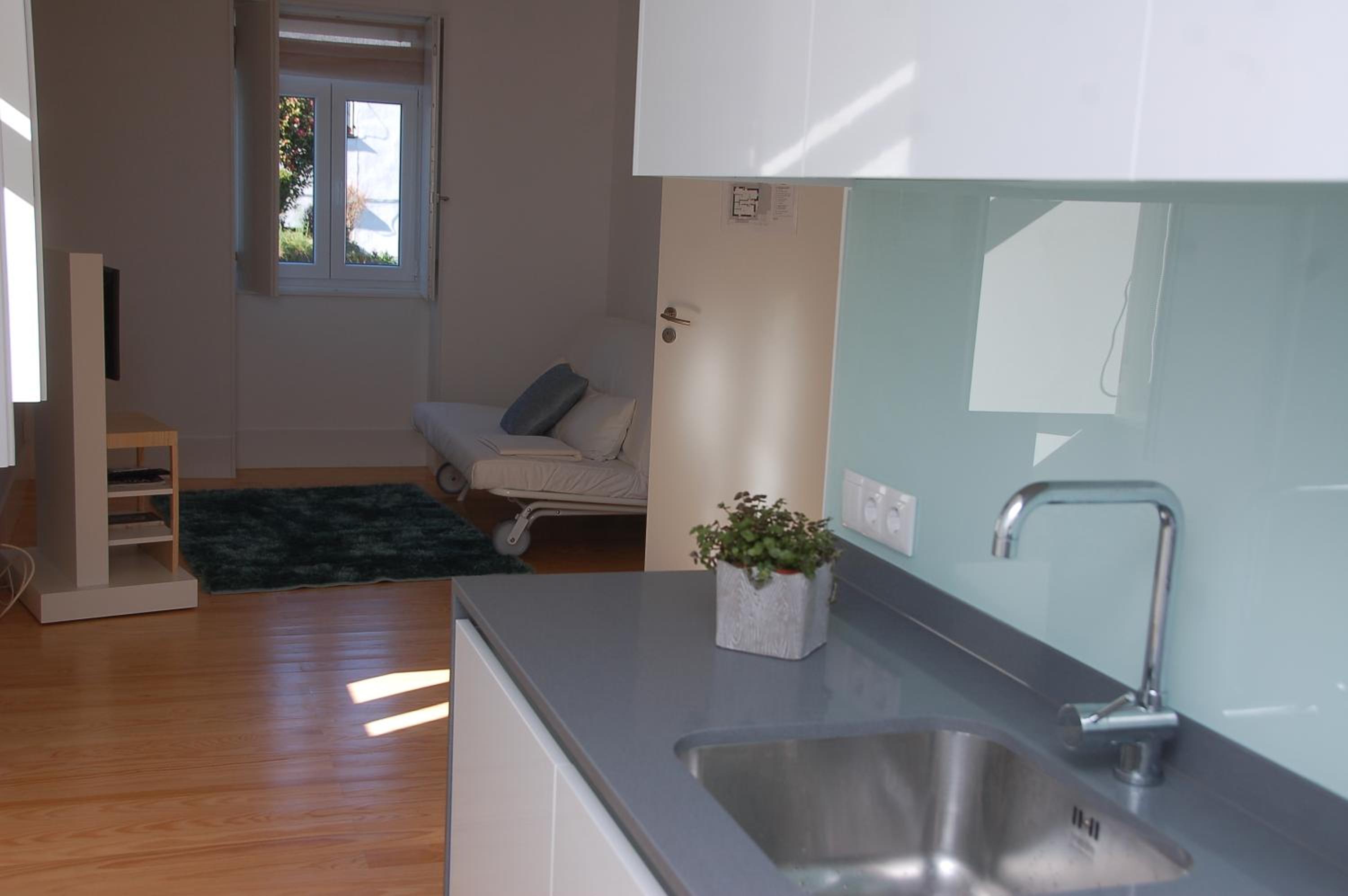 Apartment with Pool View  - Photo 6