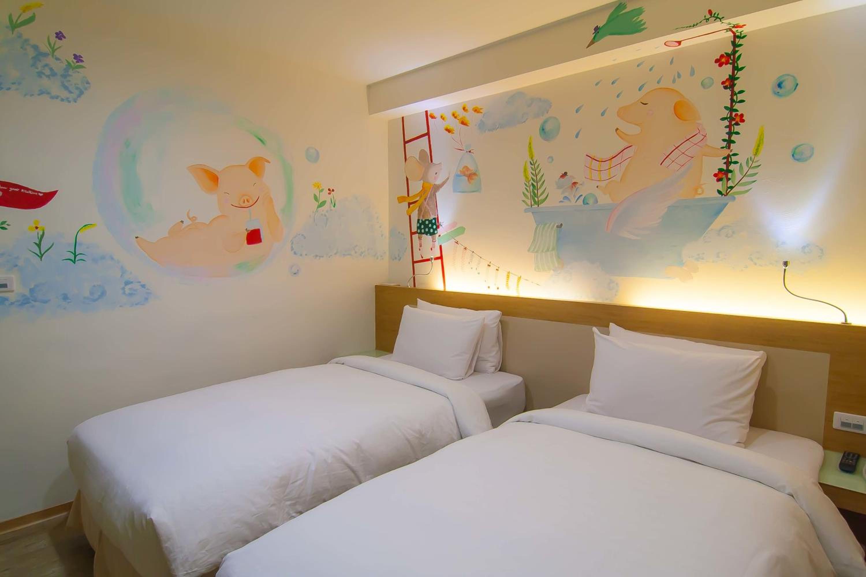Twin Room with Shower - Photo 6