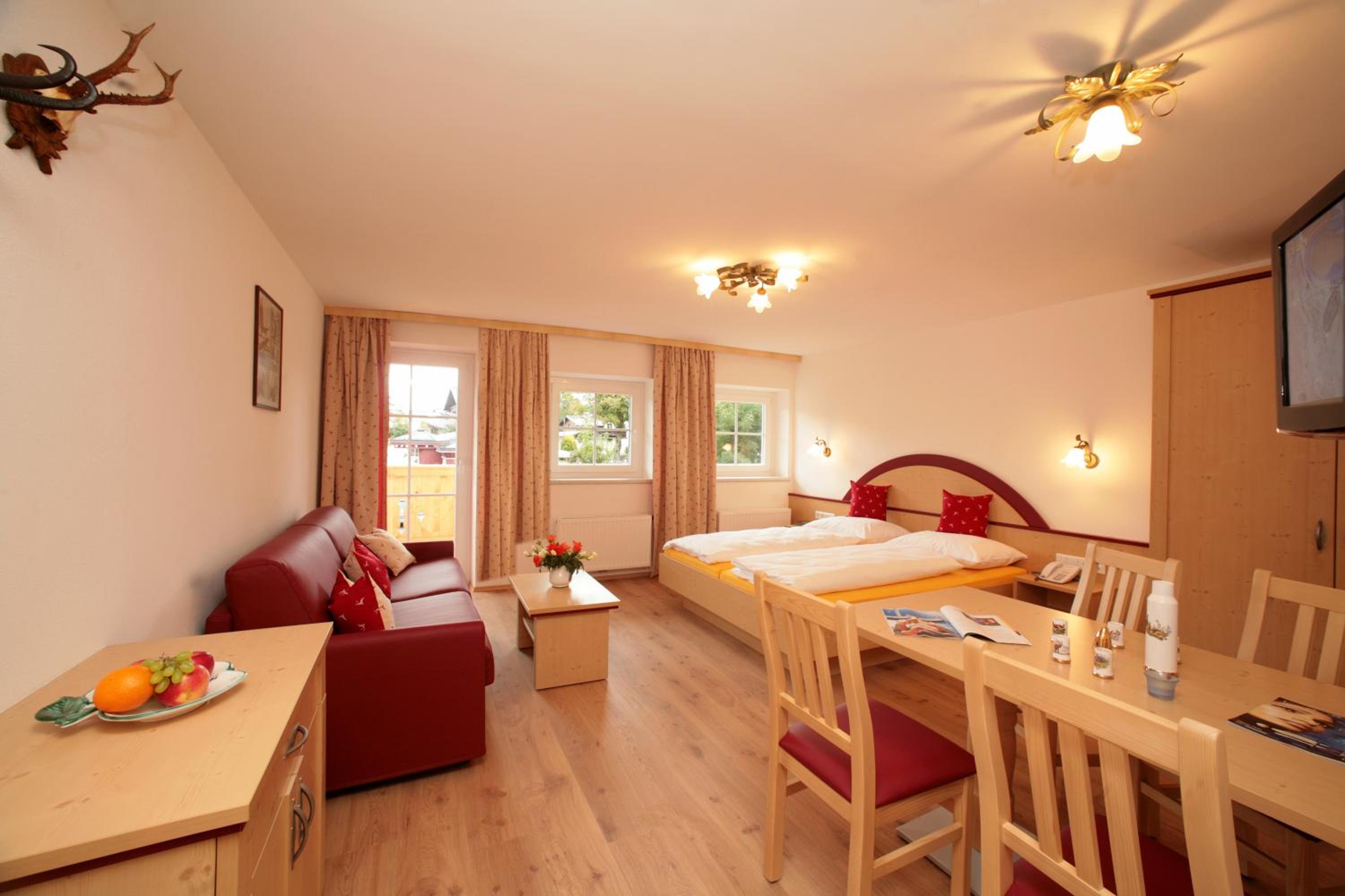One-Bedroom Apartment - Photo 1