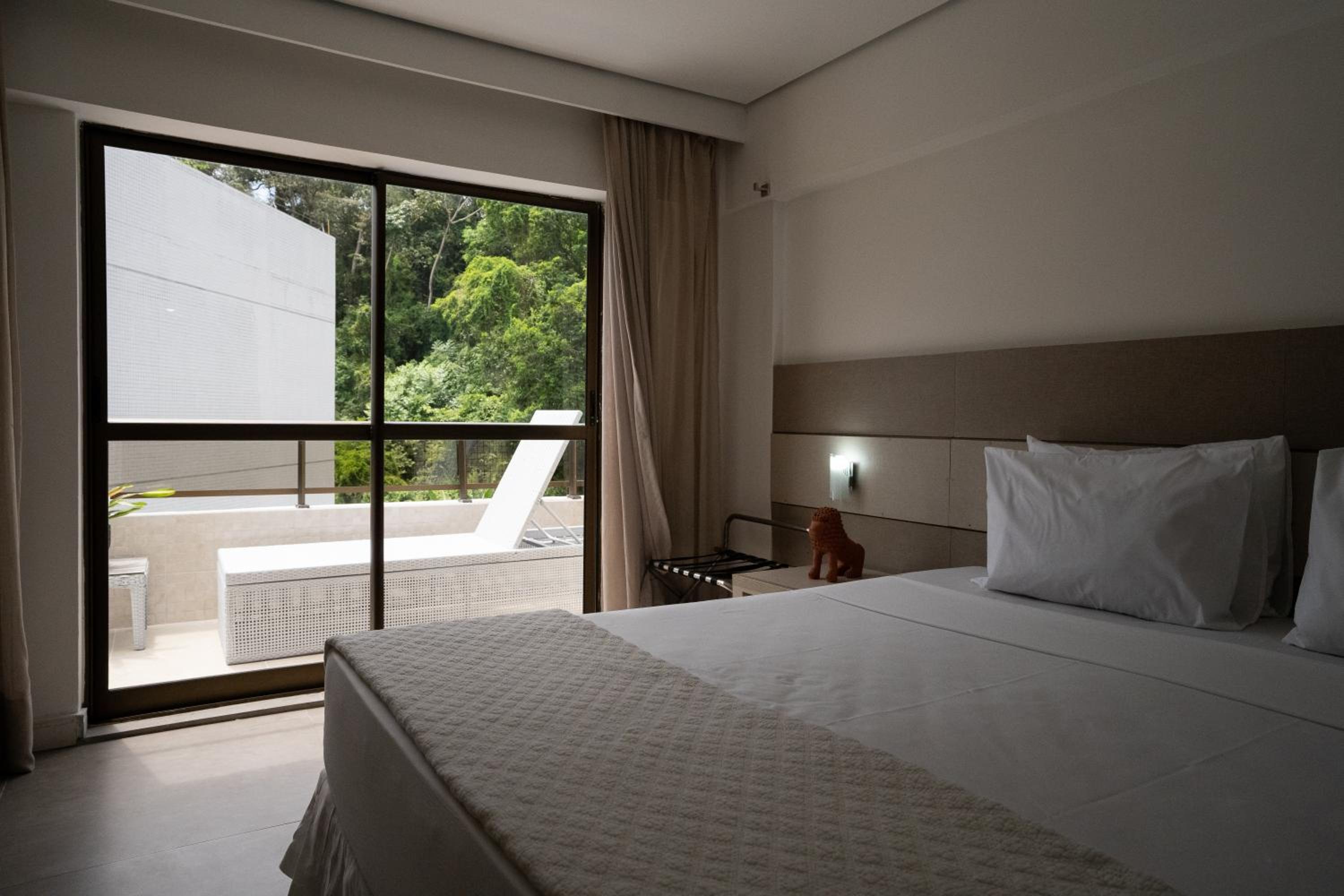 Junior Suite with Balcony thumbnail 5