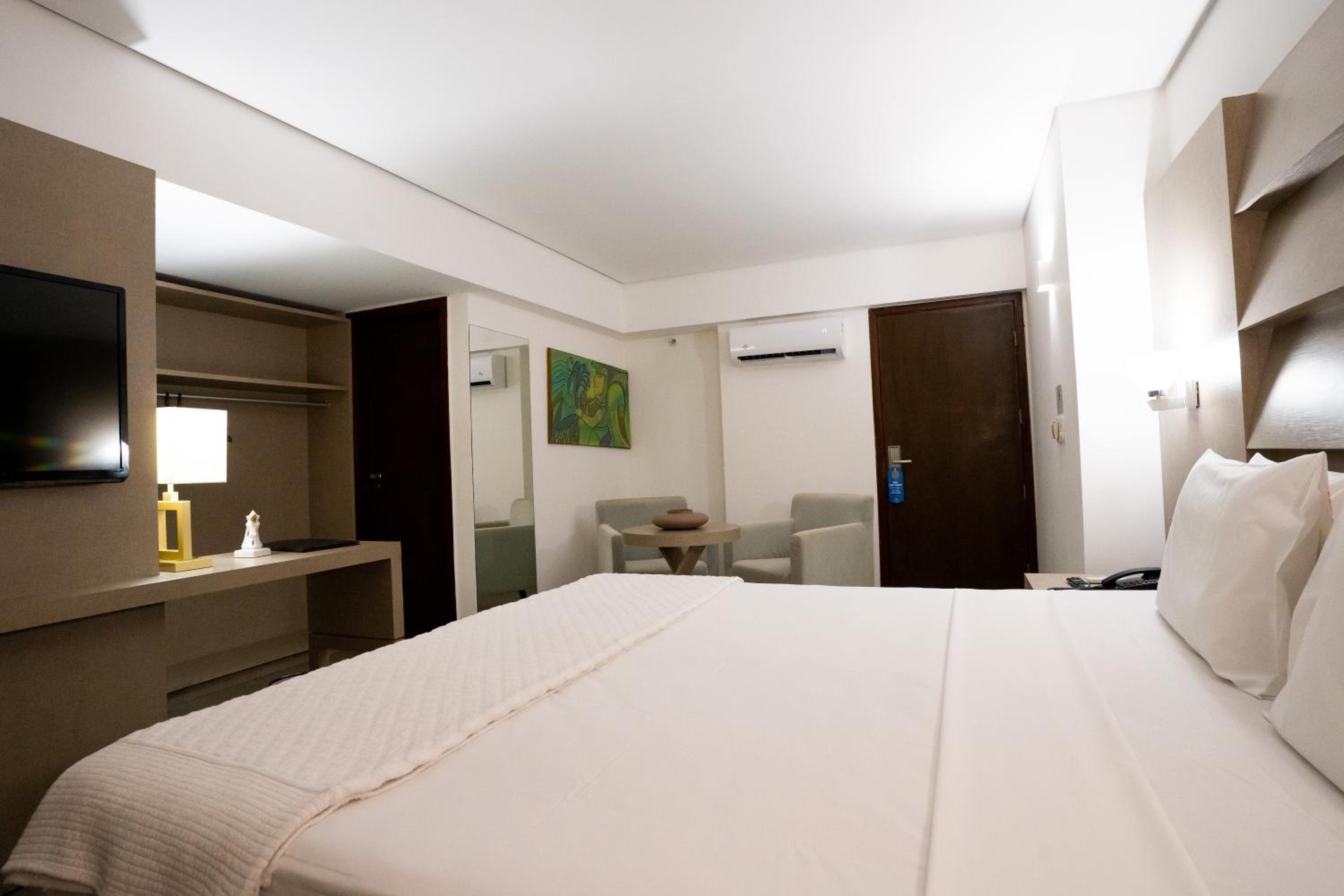 Premium Suite with Balcony thumbnail 6