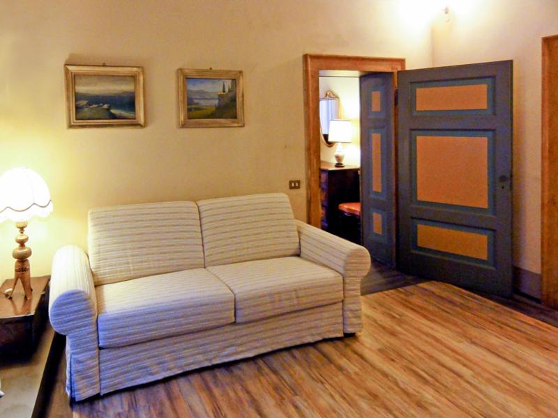 Family Room with Garden View - Photo 5