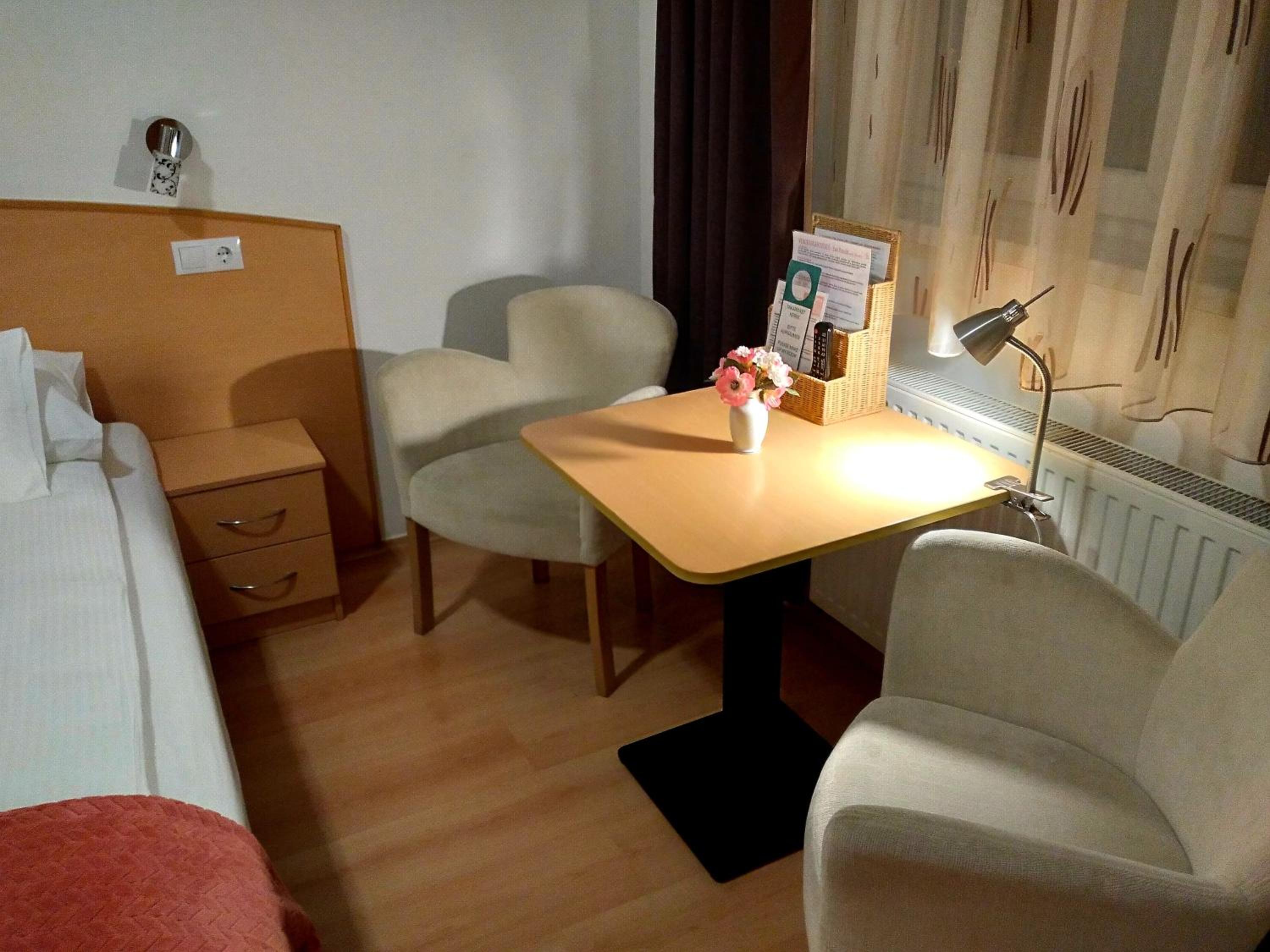 Double Room - Photo 2