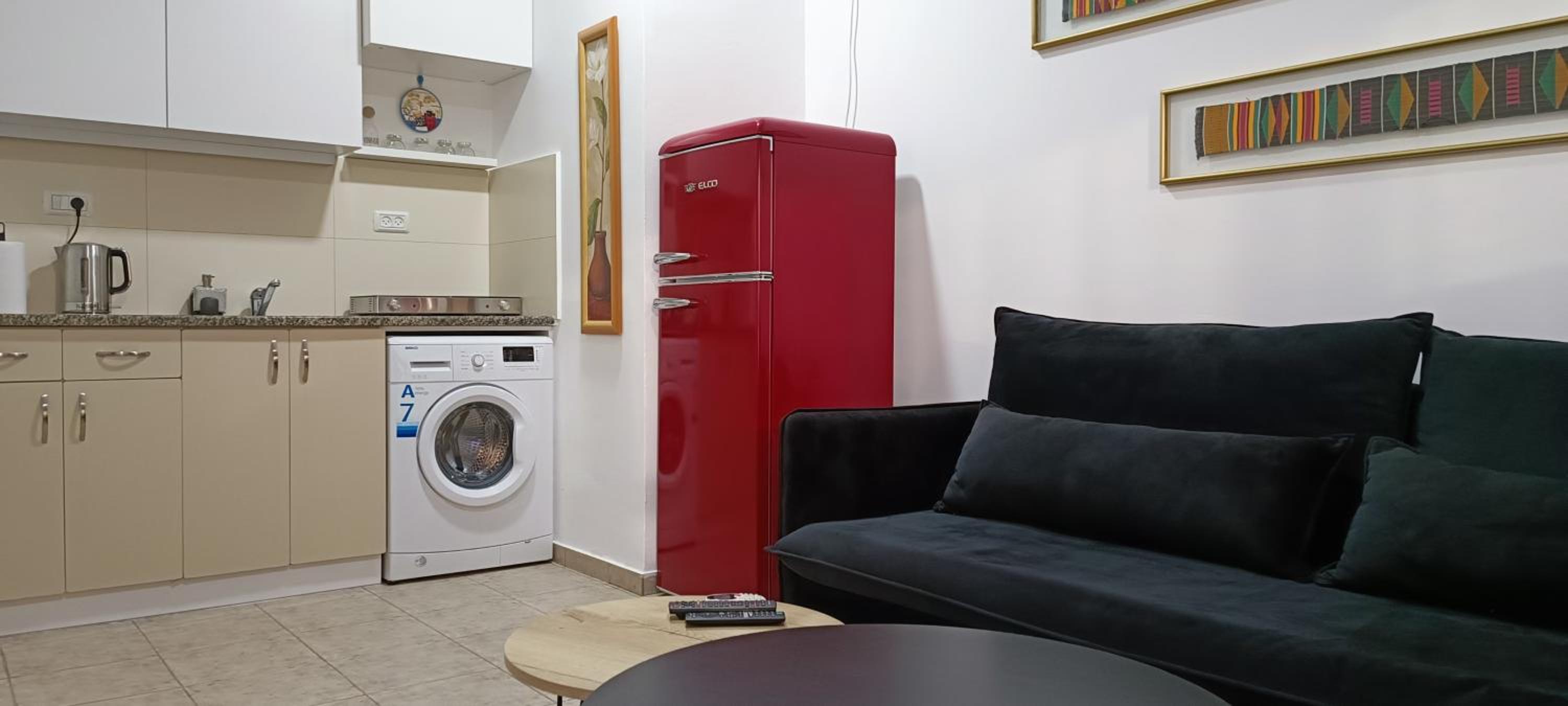 One-Bedroom Apartment - Photo 6