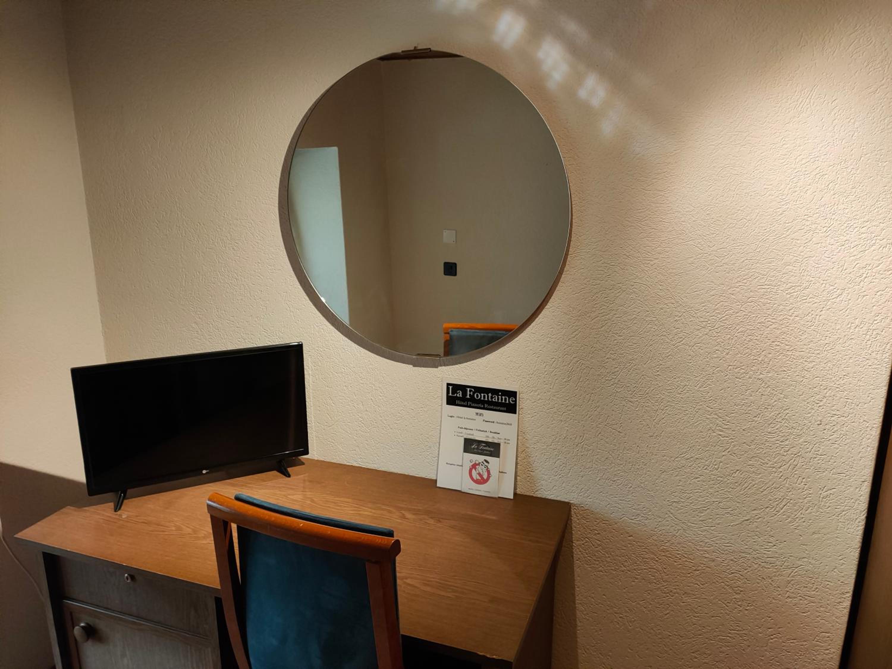 Double Room - Photo 10