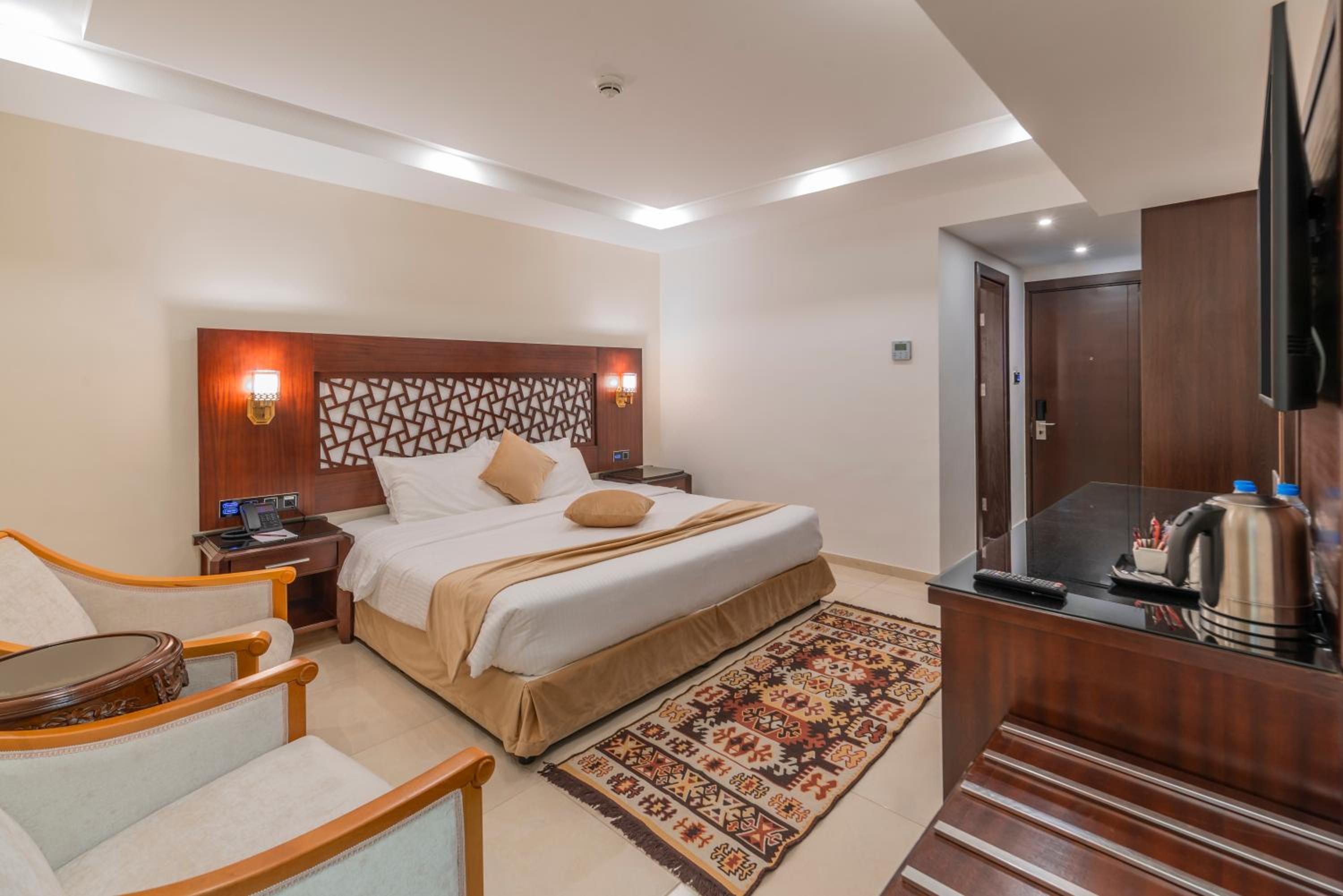 Deluxe Double or Twin Room with Mountain View - Photo 3
