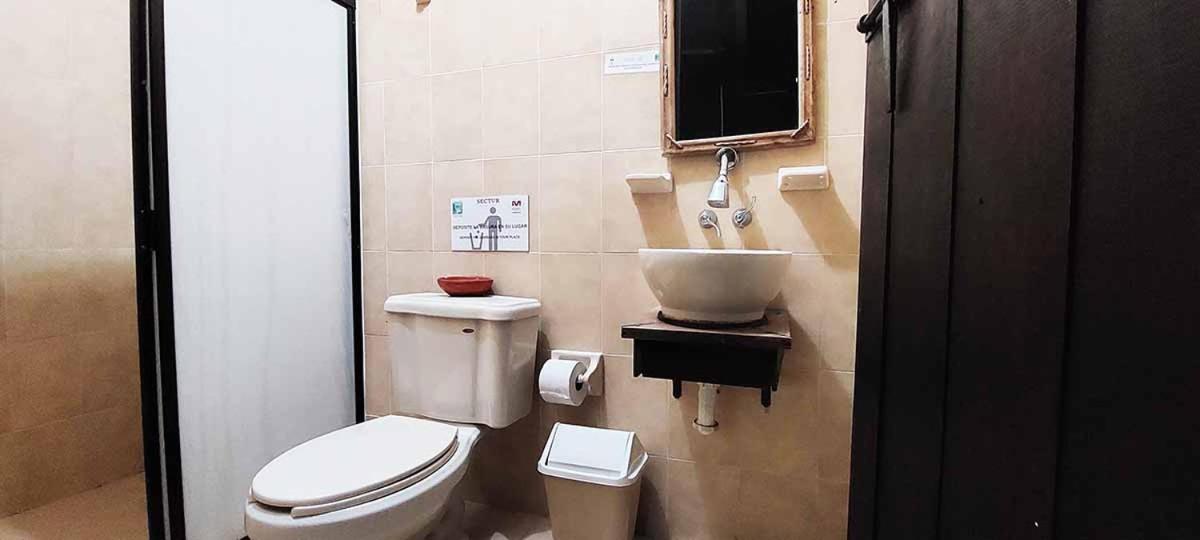 Double Room with Private Bathroom - Photo 2